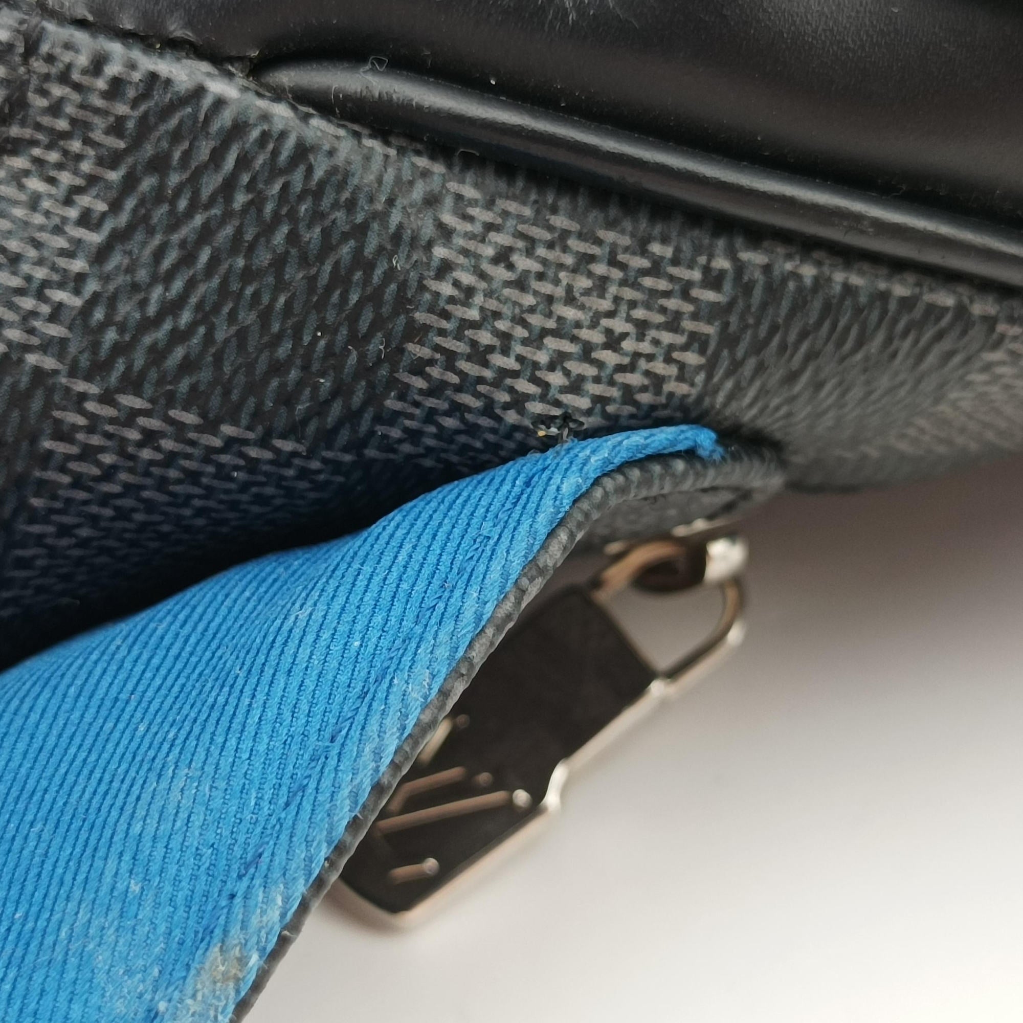 Pre-owned Louis Vuitton District PM Blue×Black Damier Graphite N42420 shoulderbag | stylenewstar