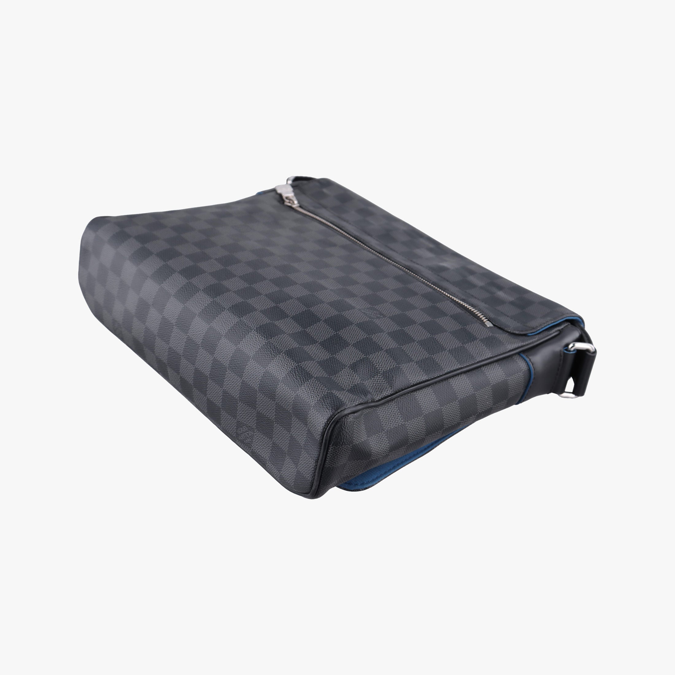Pre-owned Louis Vuitton District PM Blue×Black Damier Graphite N42420 shoulderbag | stylenewstar