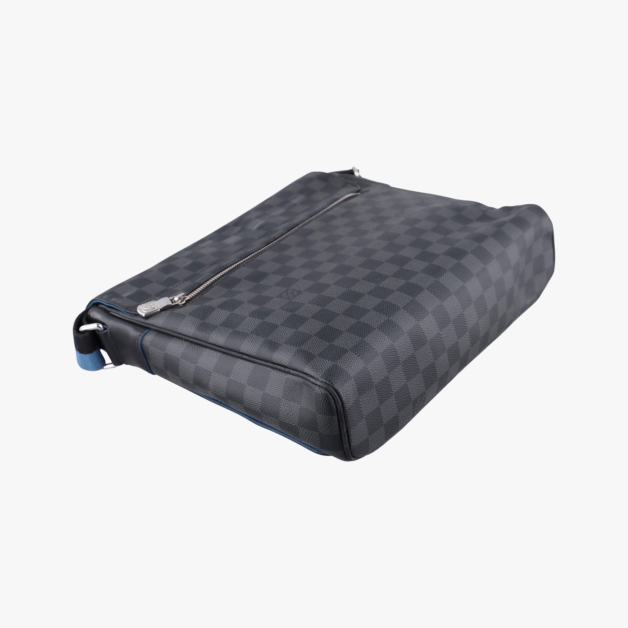 Pre-owned Louis Vuitton District PM Blue×Black Damier Graphite N42420 shoulderbag | stylenewstar