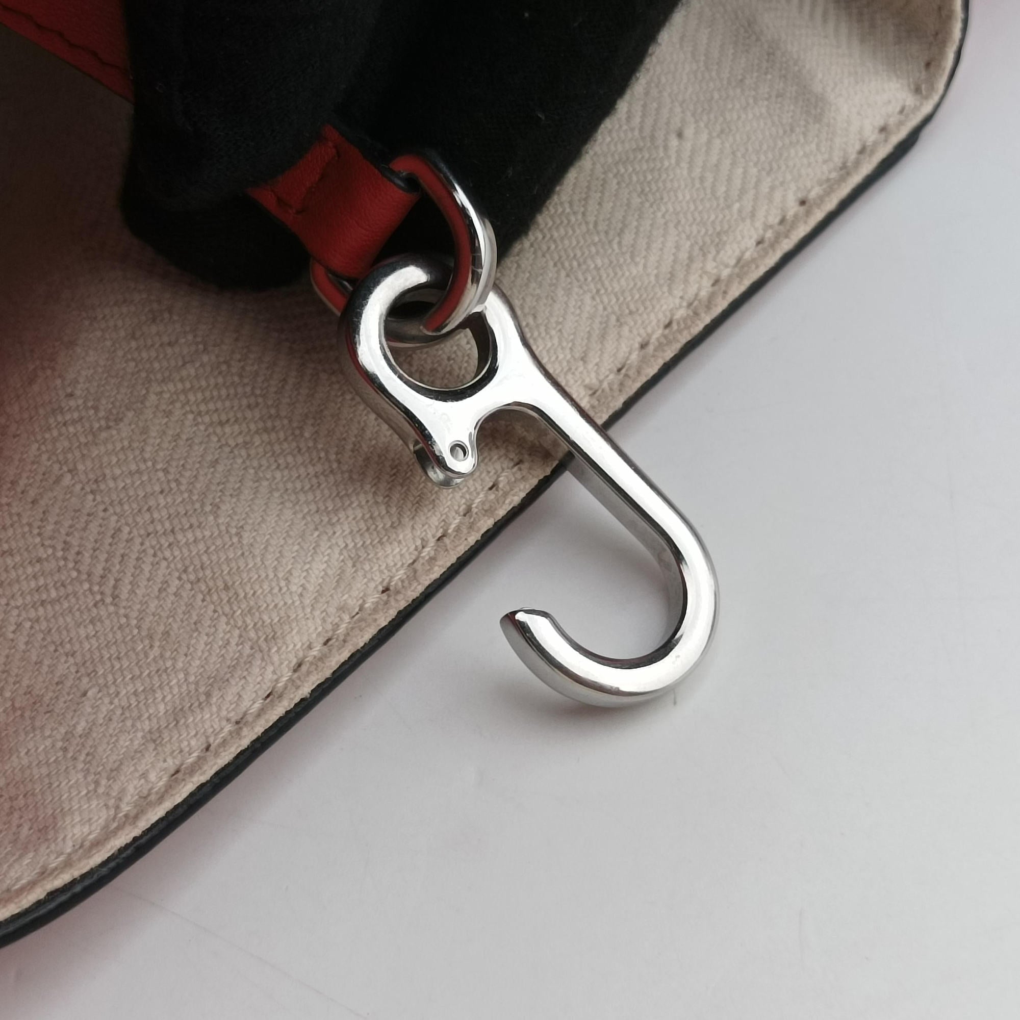 Pre-owned Loewe Hammock Red Leather  shoulderbag | stylenewstar