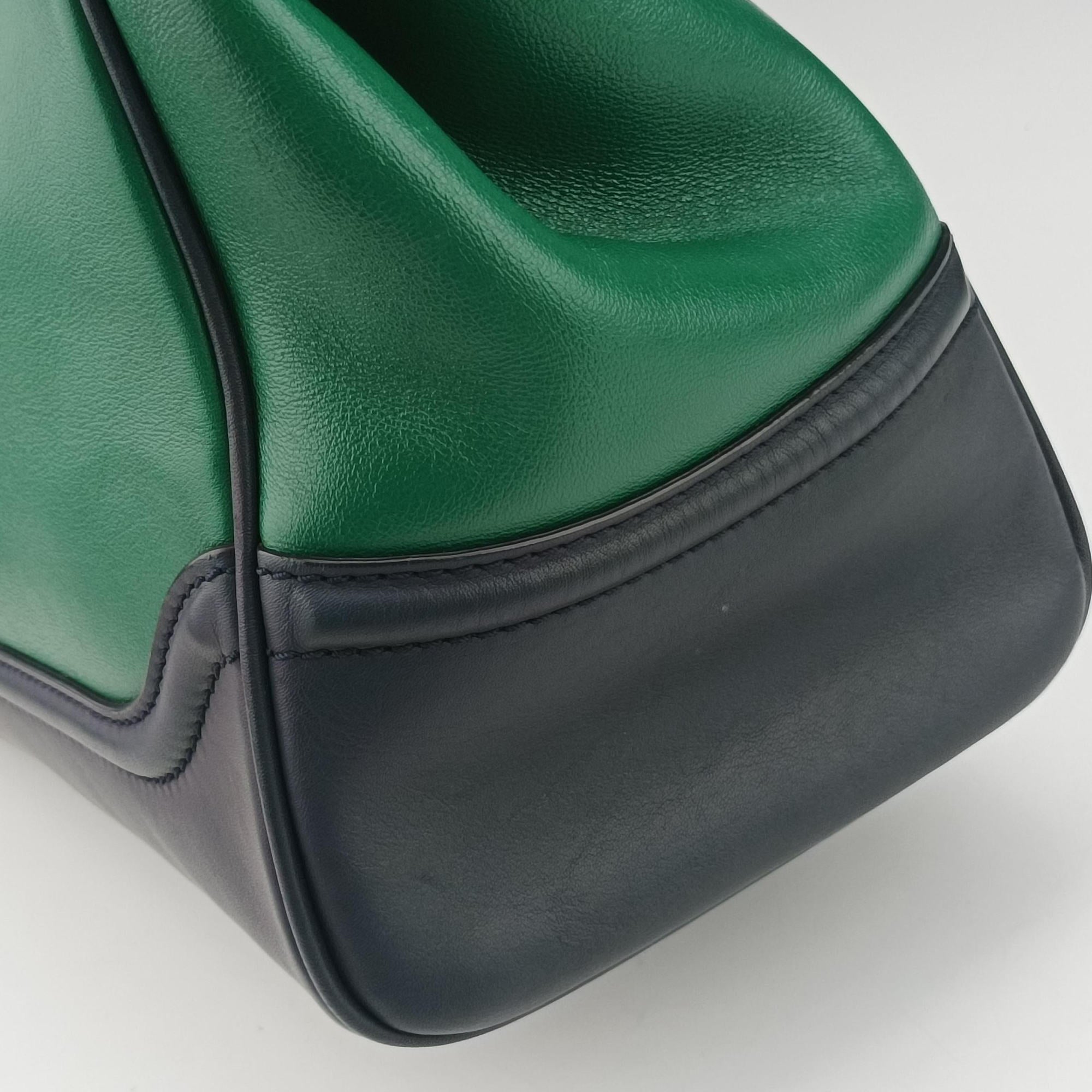 Pre-owned VERSACE Palazzo Empire Green×Navy×Purple Leather  handbag | stylenewstar