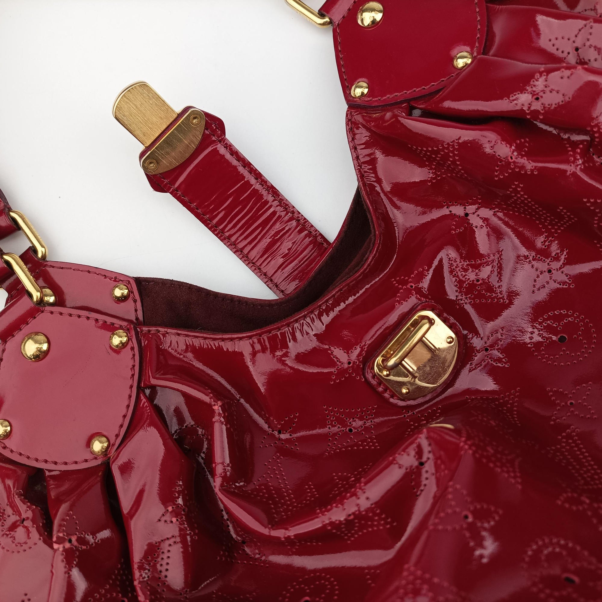 Pre-owned Louis Vuitton Surya L Cerise Vernis M95880 handbag | stylenewstar