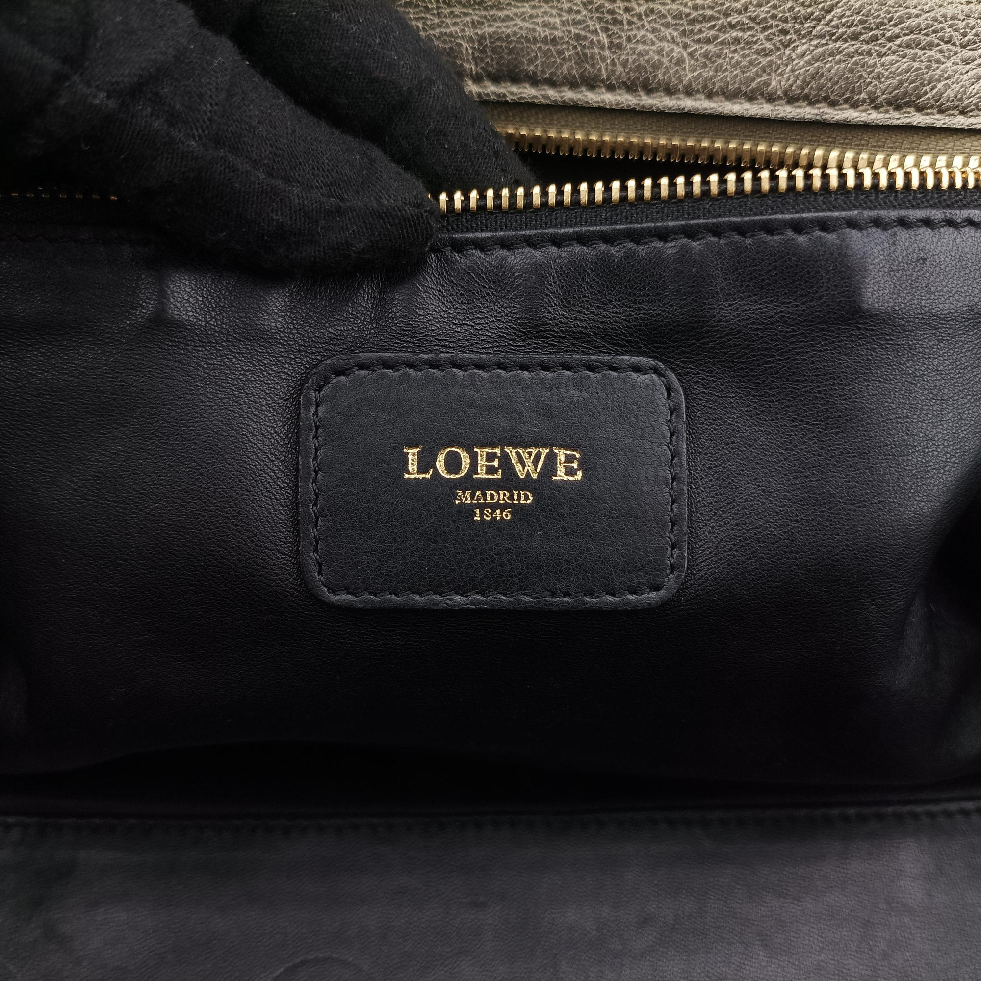 Pre-owned Loewe Amazona 36 Golden Leather  handbag | stylenewstar