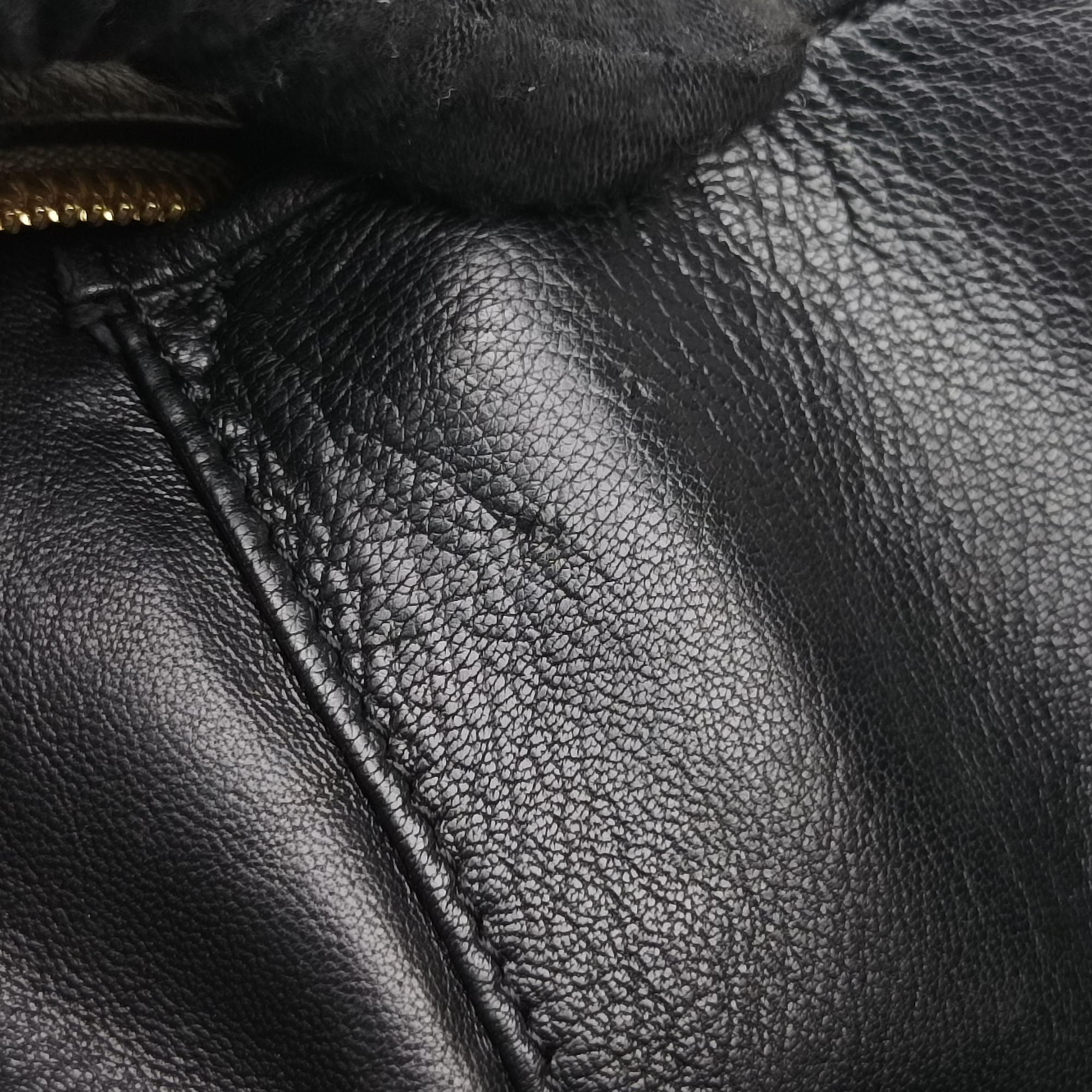 Pre-owned Loewe Amazona 36 Golden Leather  handbag | stylenewstar