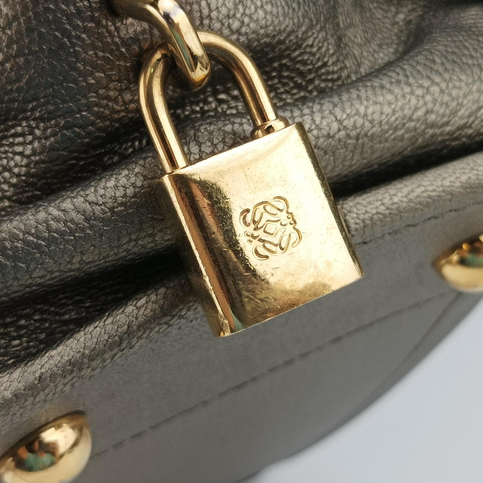 Pre-owned Loewe Amazona 36 Golden Leather  handbag | stylenewstar