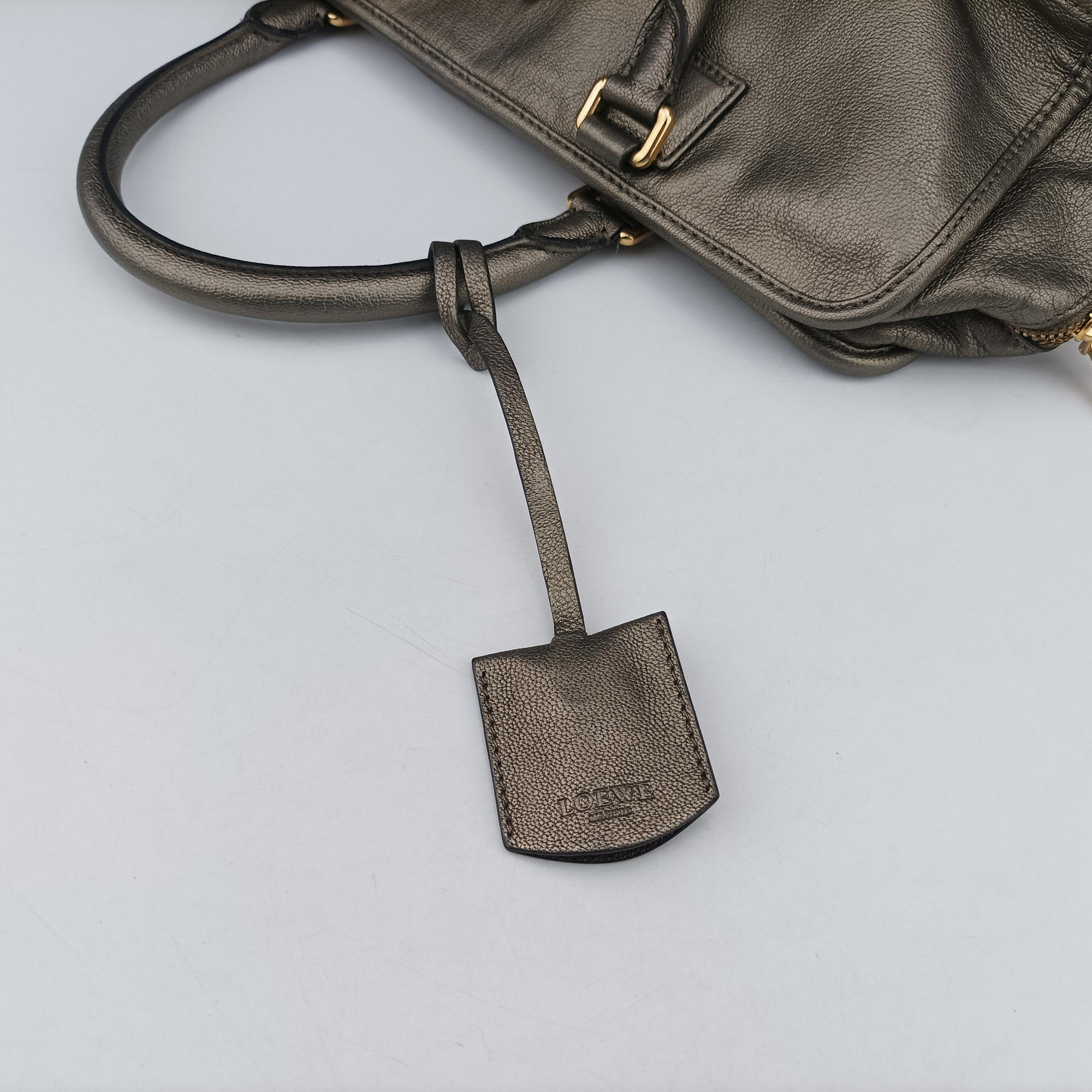 Pre-owned Loewe Amazona 36 Golden Leather  handbag | stylenewstar