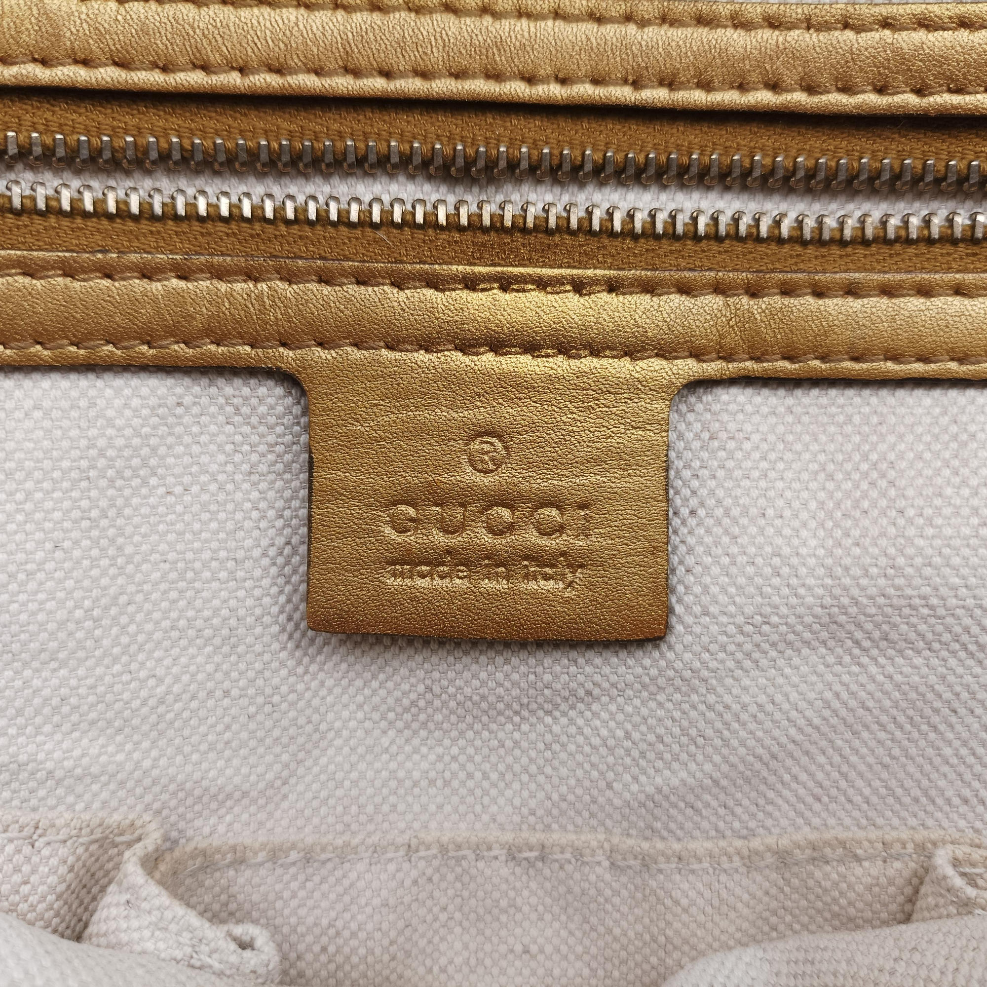 Pre-owned Gucci Lovely Gold × Beige × Brown GG canvas×leather 257069 handbag | stylenewstar