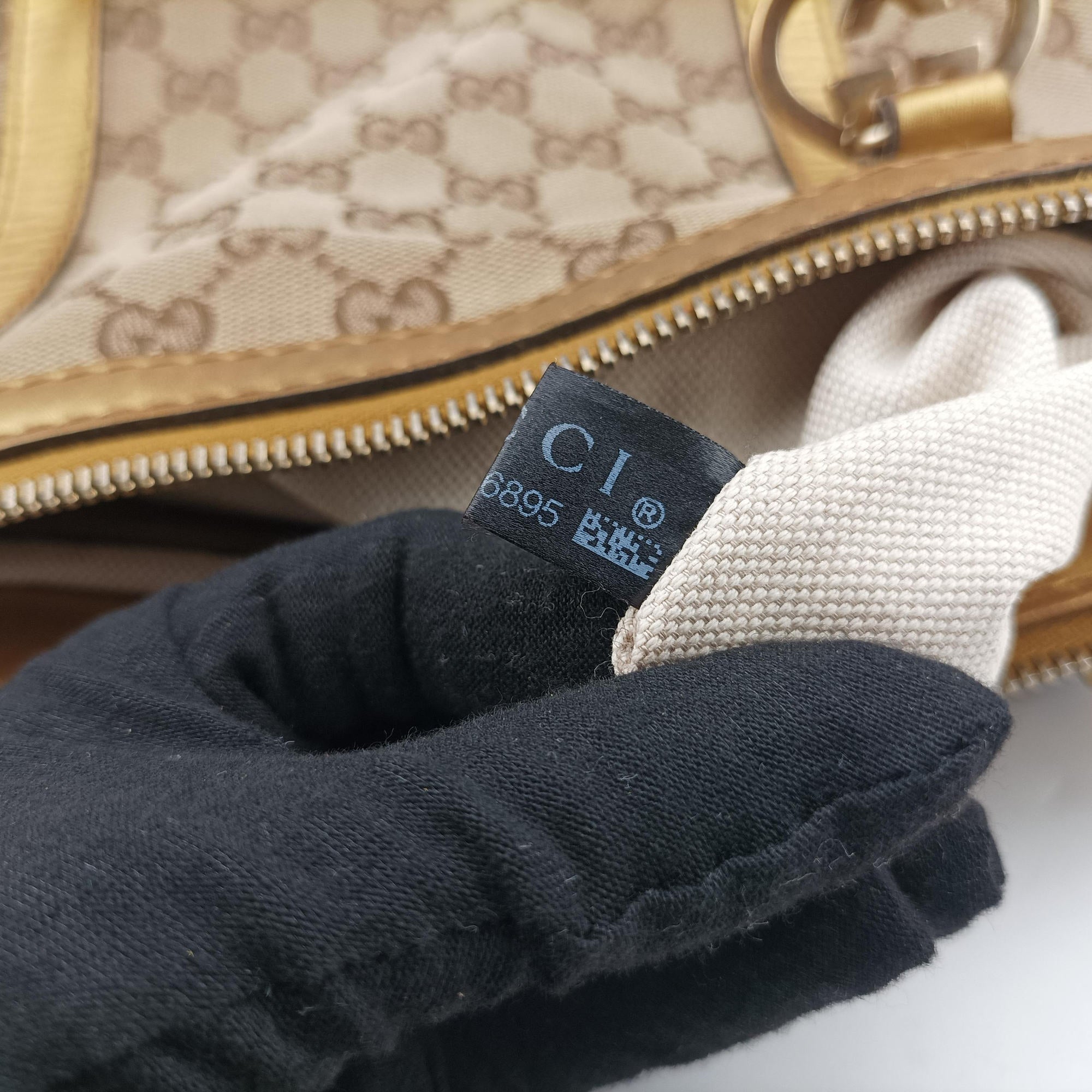 Pre-owned Gucci Lovely Gold × Beige × Brown GG canvas×leather 257069 handbag | stylenewstar