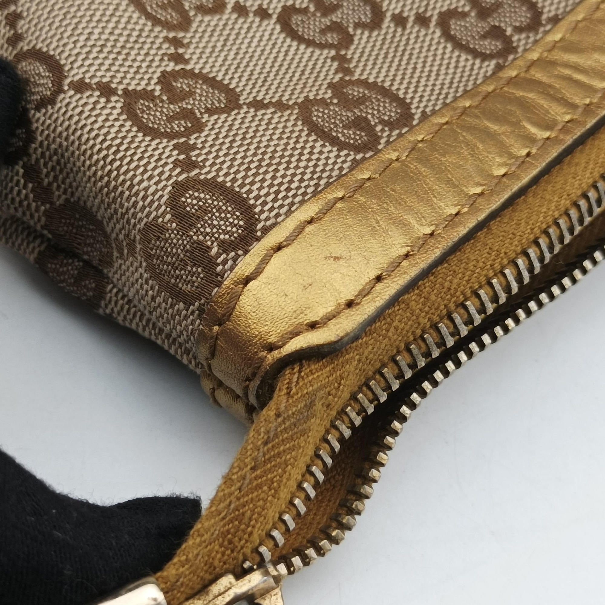 Pre-owned Gucci Lovely Gold × Beige × Brown GG canvas×leather 257069 handbag | stylenewstar