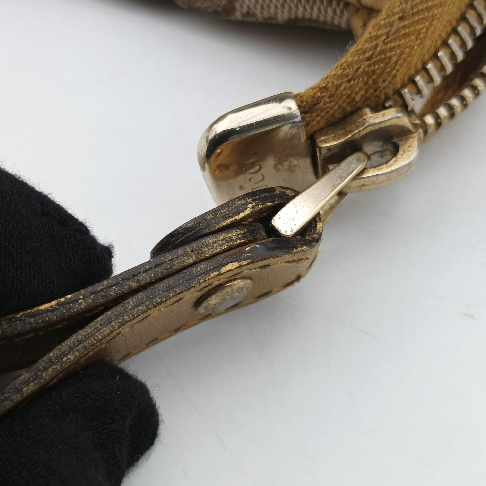 Pre-owned Gucci Lovely Gold × Beige × Brown GG canvas×leather 257069 handbag | stylenewstar