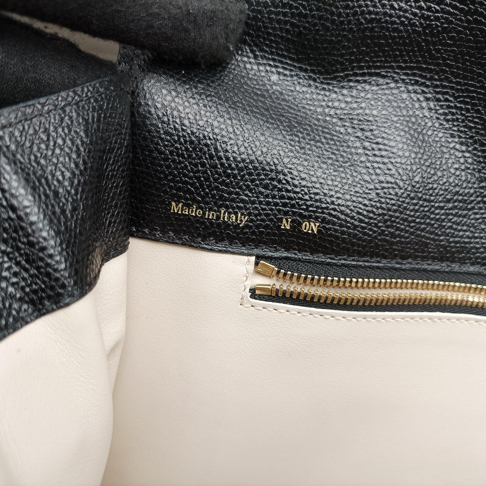 Pre-owned Valextra Iside Black Calfskin  handbag | stylenewstar
