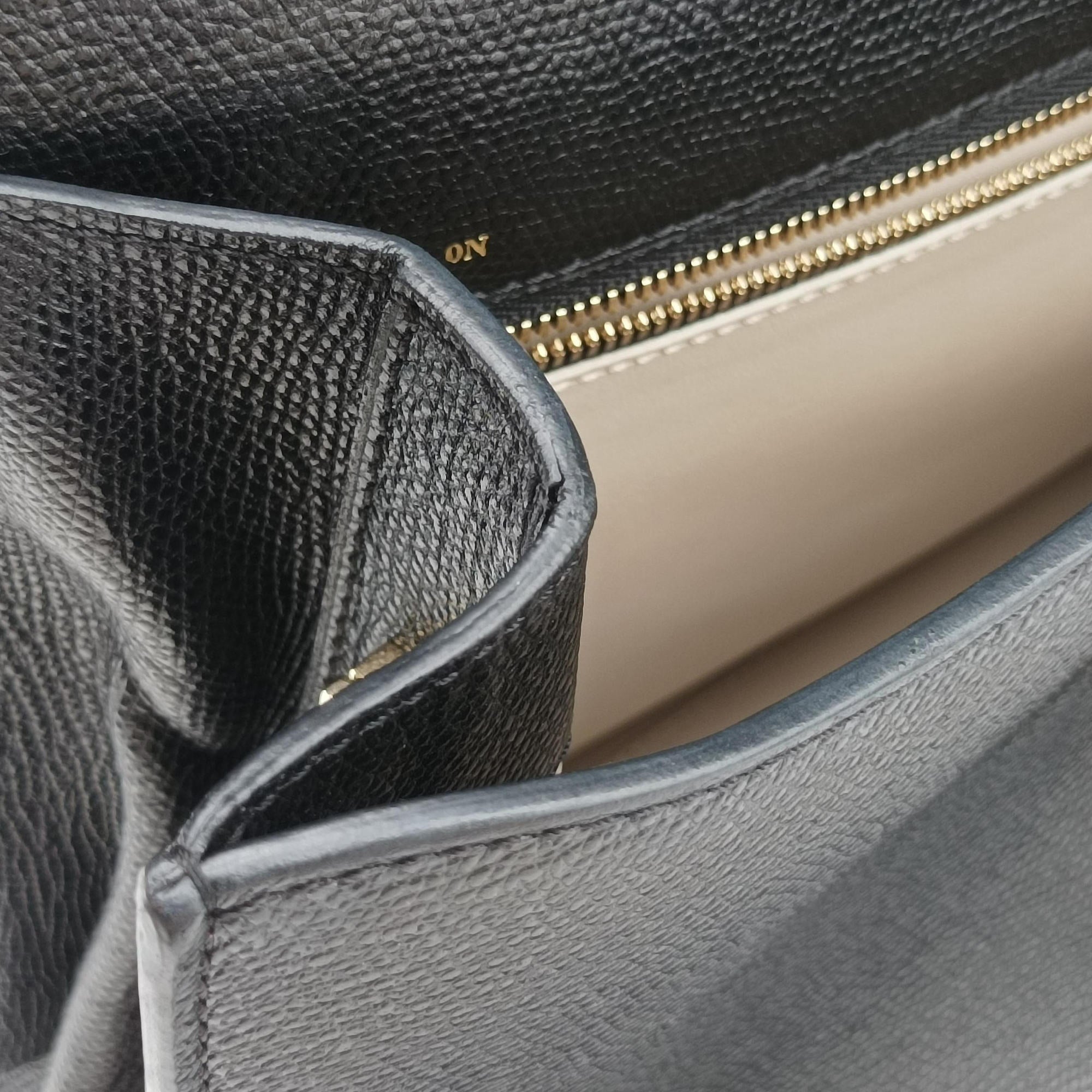 Pre-owned Valextra Iside Black Calfskin  handbag | stylenewstar
