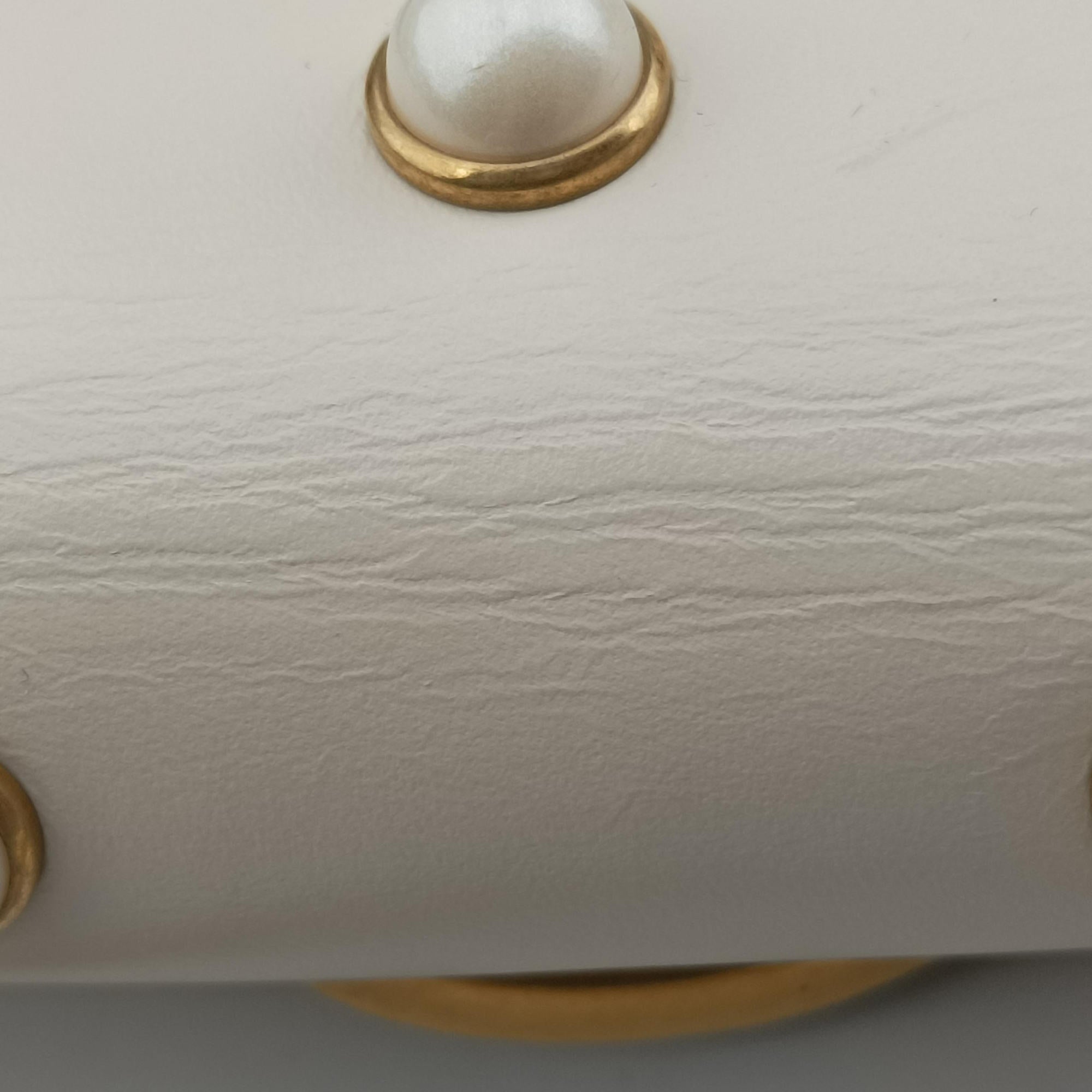 Secondhand Gucci Broadway Pearl Bee White Leather 453778 shoulderbag | stylenewstar