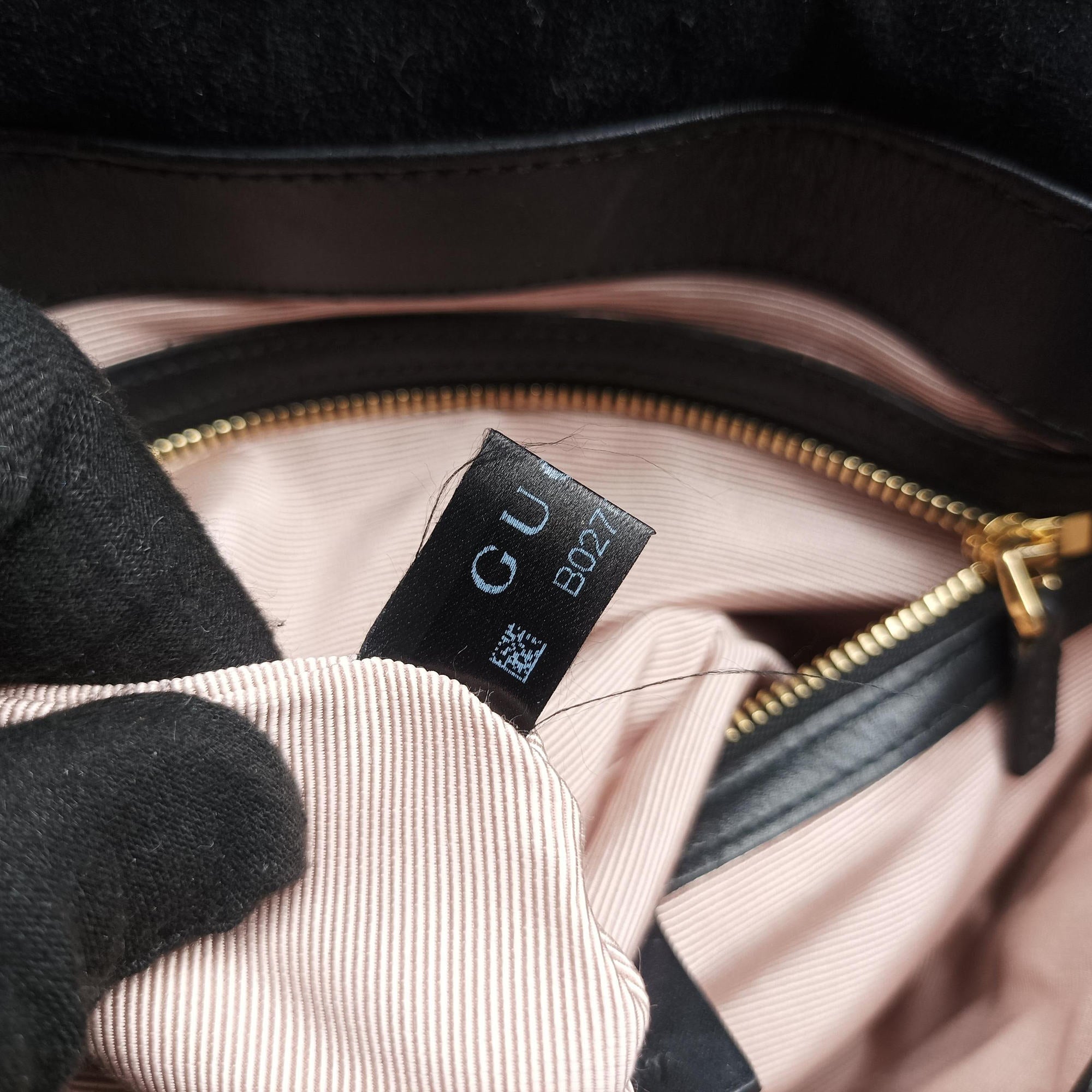 Secondhand Gucci Arli Black Suede×leather 550126 shoulderbag | stylenewstar