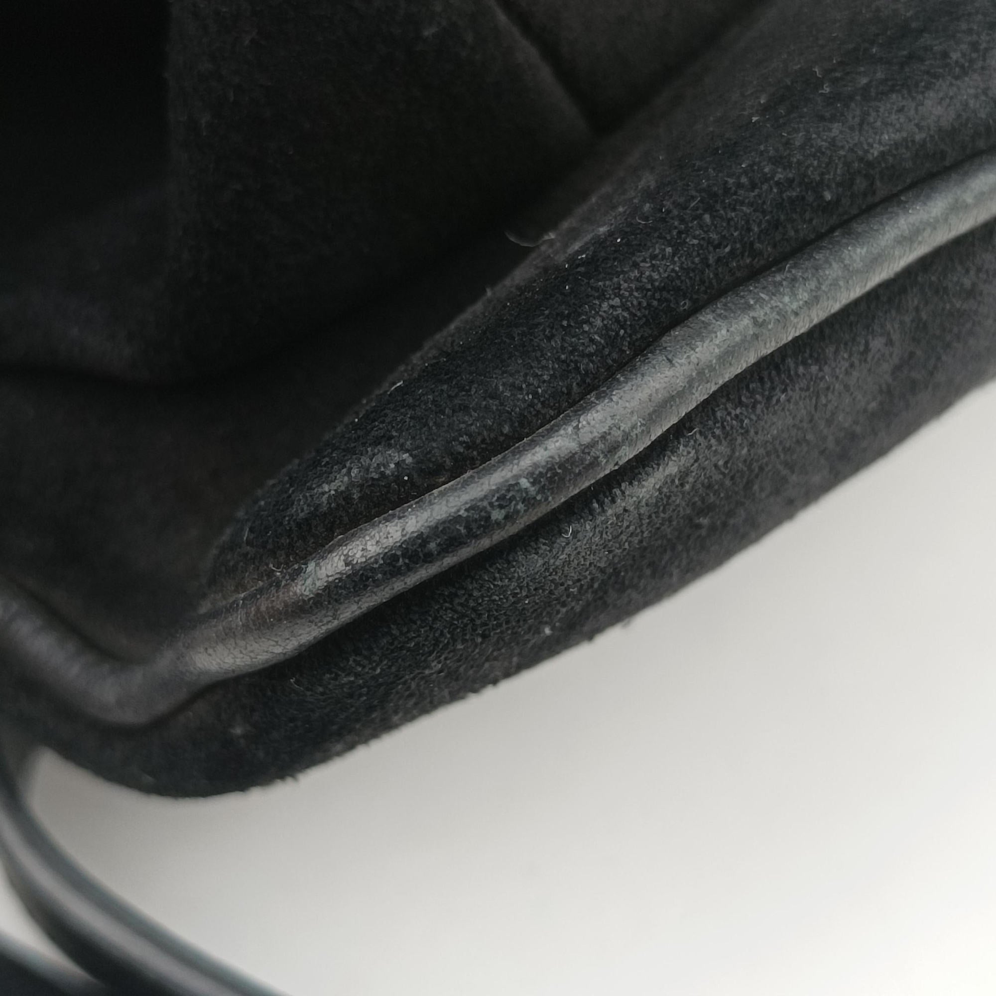 Secondhand Gucci Arli Black Suede×leather 550126 shoulderbag | stylenewstar