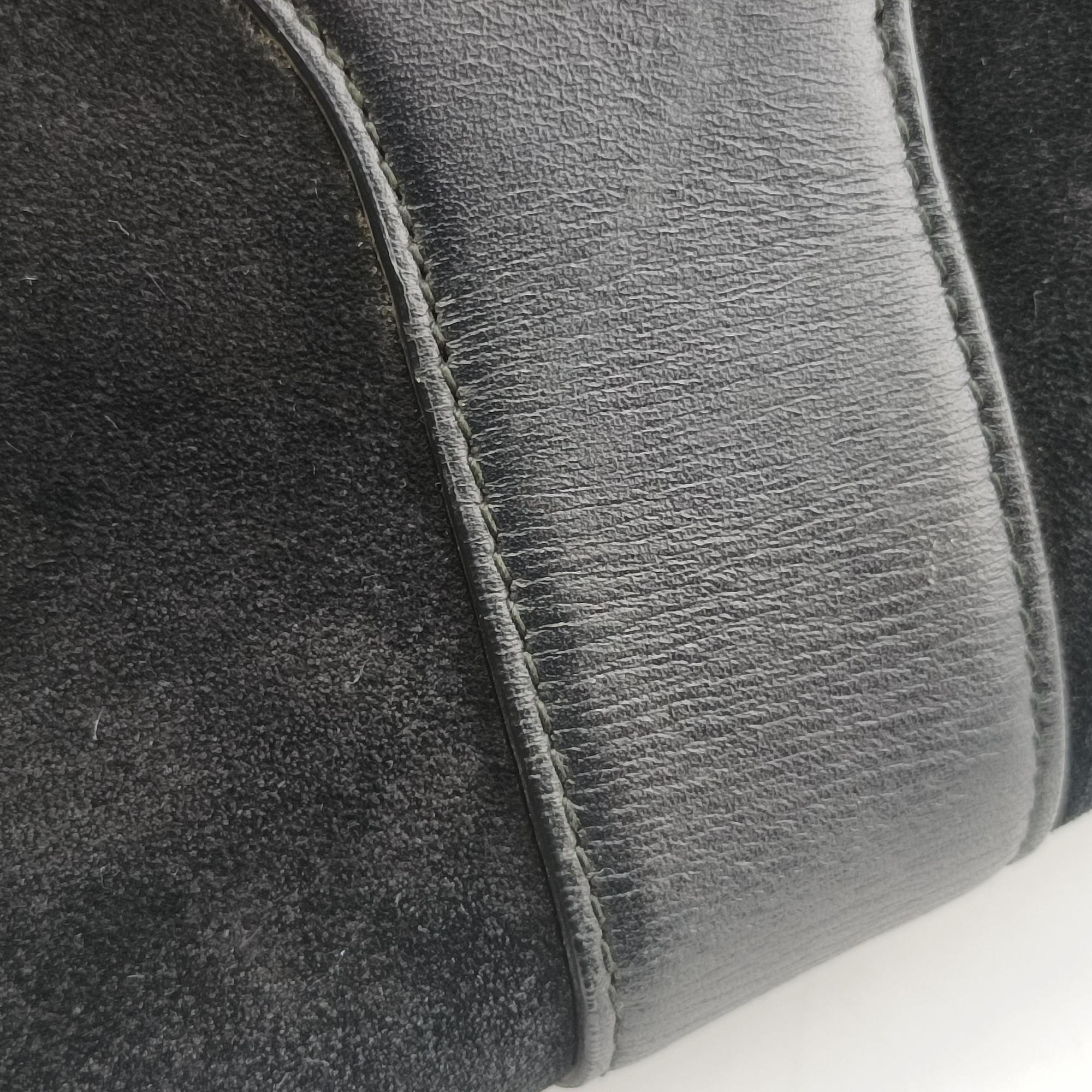 Secondhand Gucci Arli Black Suede×leather 550126 shoulderbag | stylenewstar