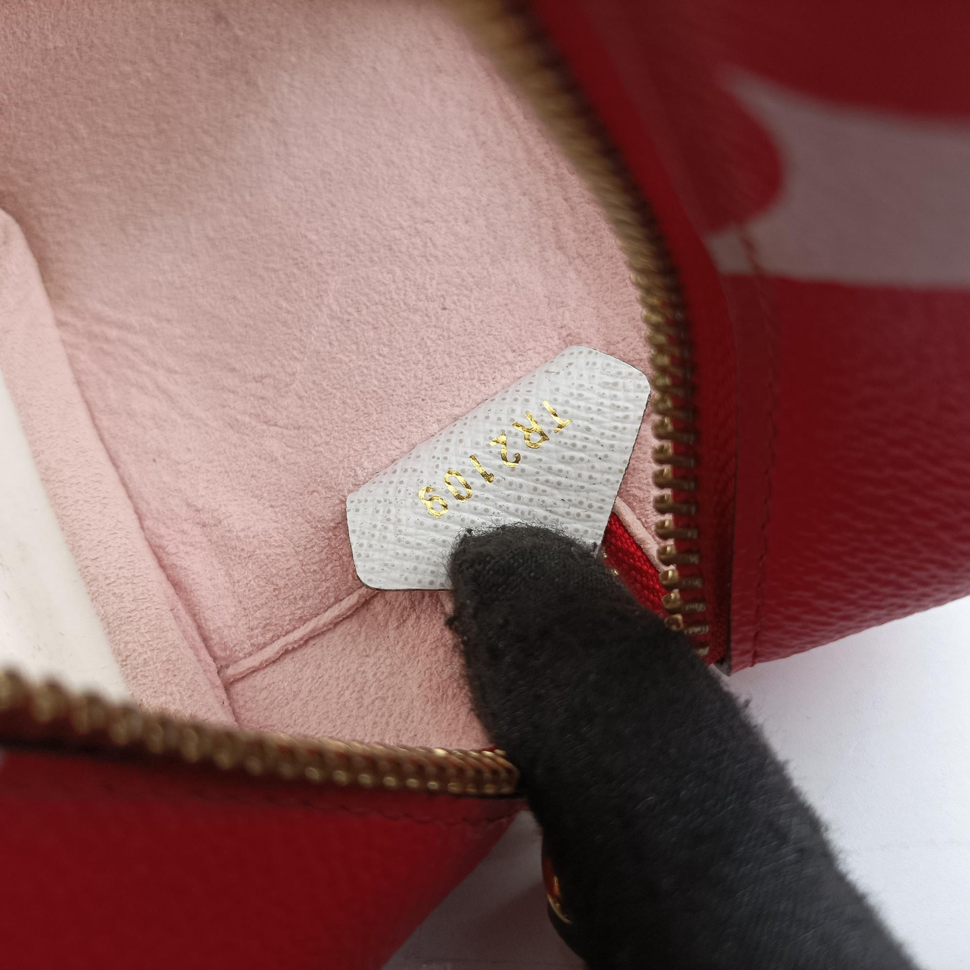 Pre-owned Louis Vuitton Beach Pouch ROUGE Monogram Giant M67601 shoulderbag | stylenewstar