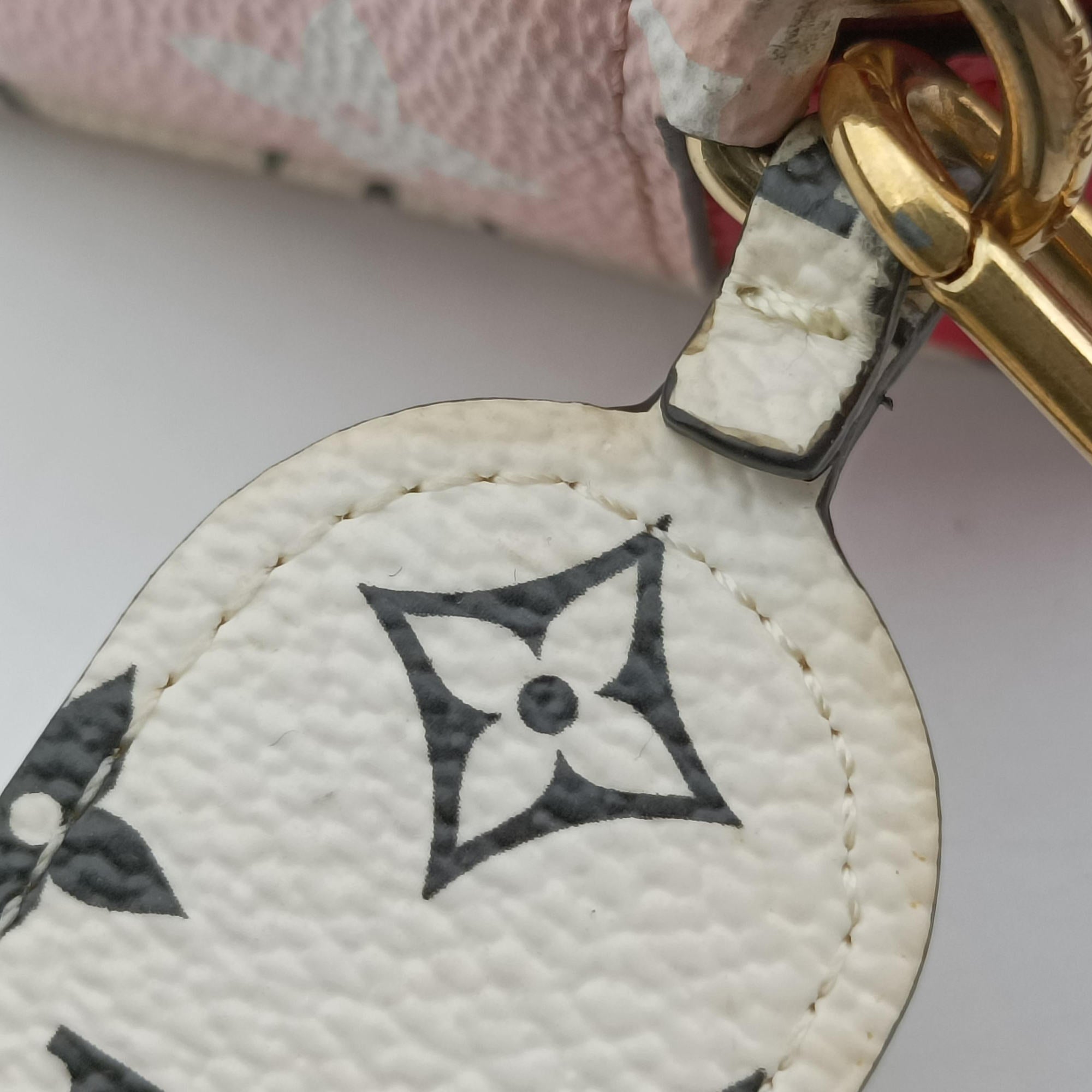 Pre-owned Louis Vuitton Beach Pouch ROUGE Monogram Giant M67601 shoulderbag | stylenewstar