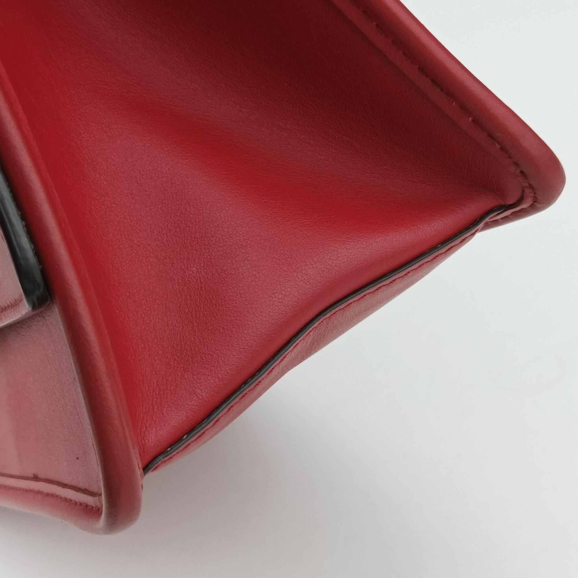 Vintage Fendi Kan I F Red Leather 8BT284 shoulderbag | stylenewstar