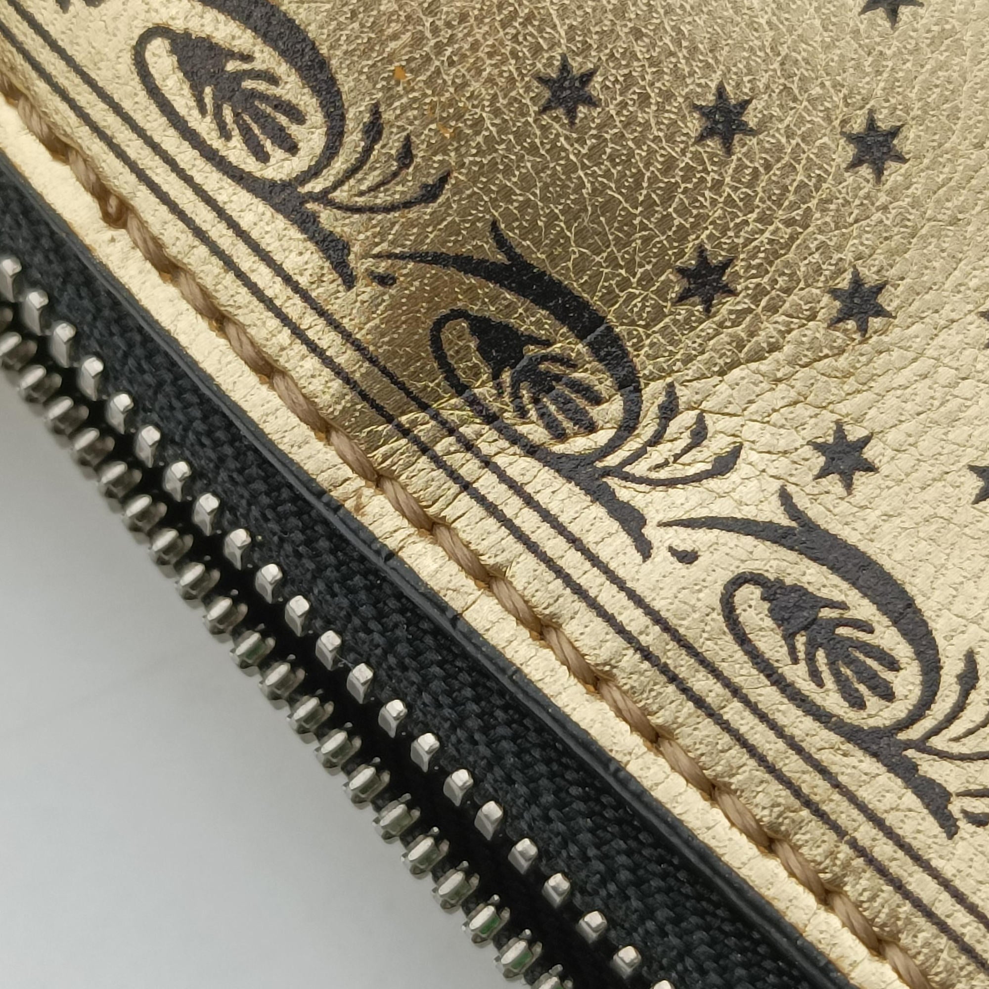 Secondhand Gucci SEGA collaboration GUCCY print Golden Leather 511189 shoulderbag | stylenewstar