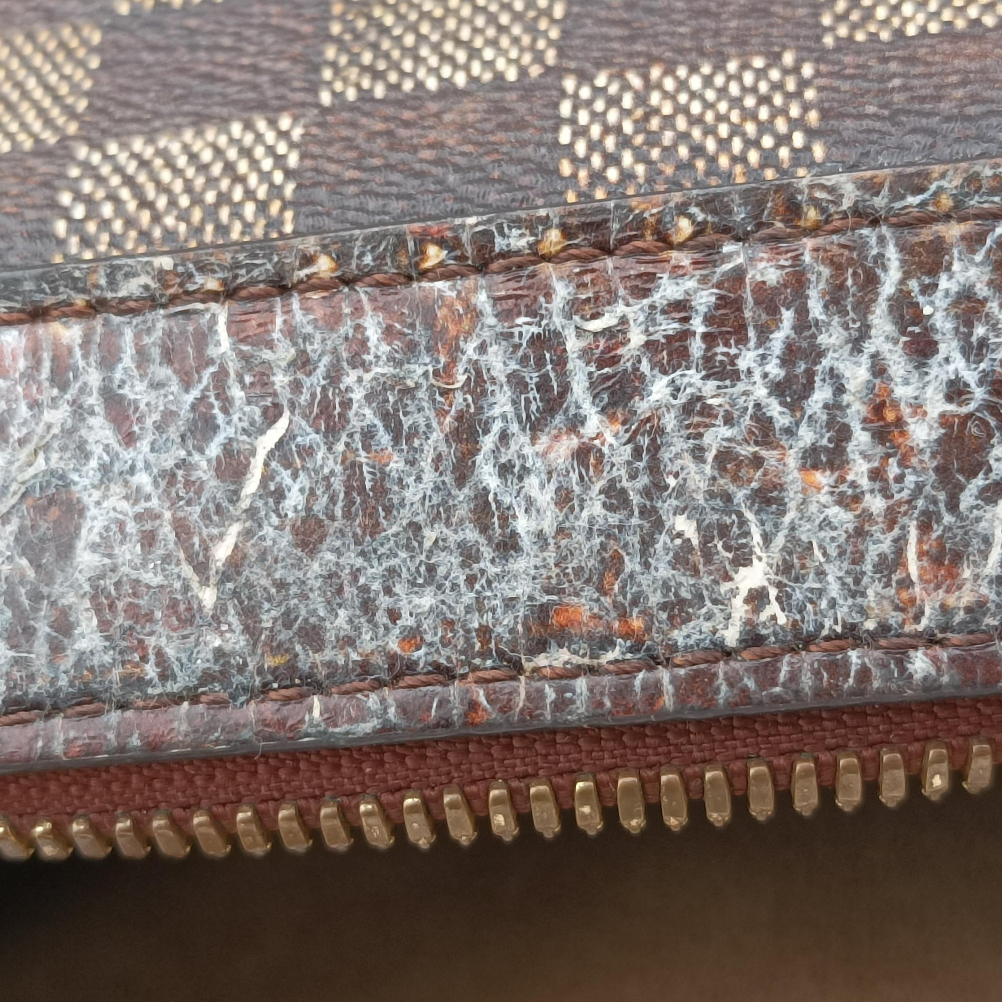 Secondhand Louis Vuitton Time Trunk Speedy Bandouliere 25 Damier Ebene × Rouge Transformed Damier Canvas M52249 shoulderbag | stylenewstar