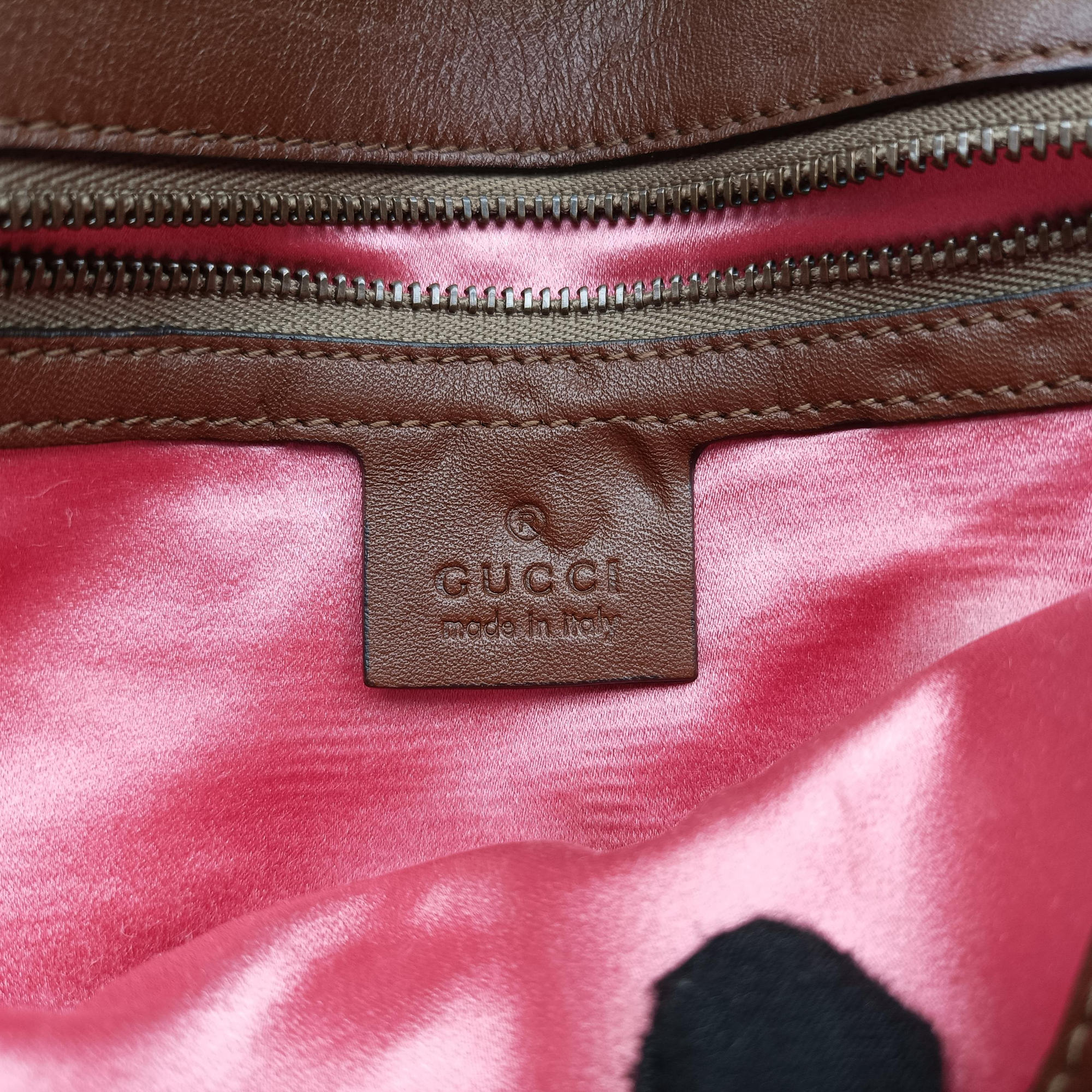Pre-owned Gucci GG Marmont khaki velour 443497 shoulderbag | stylenewstar