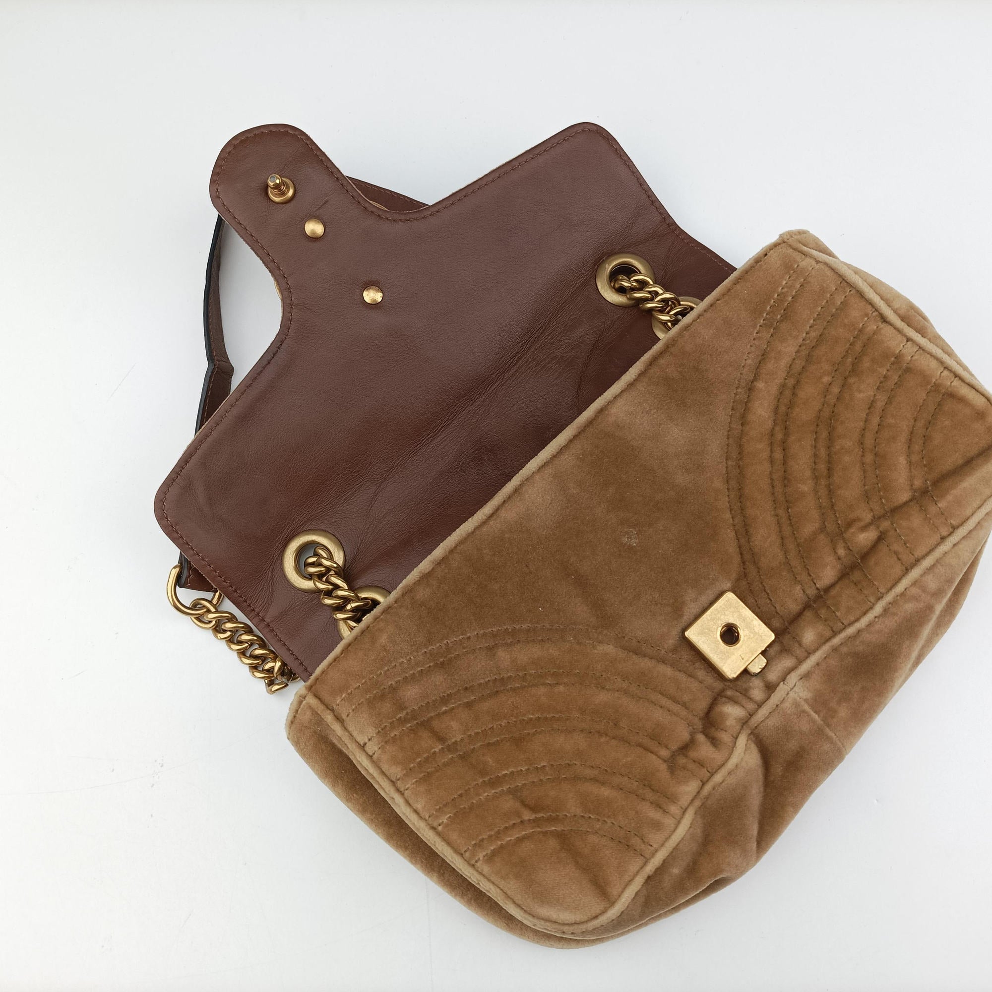 Pre-owned Gucci GG Marmont khaki velour 443497 shoulderbag | stylenewstar