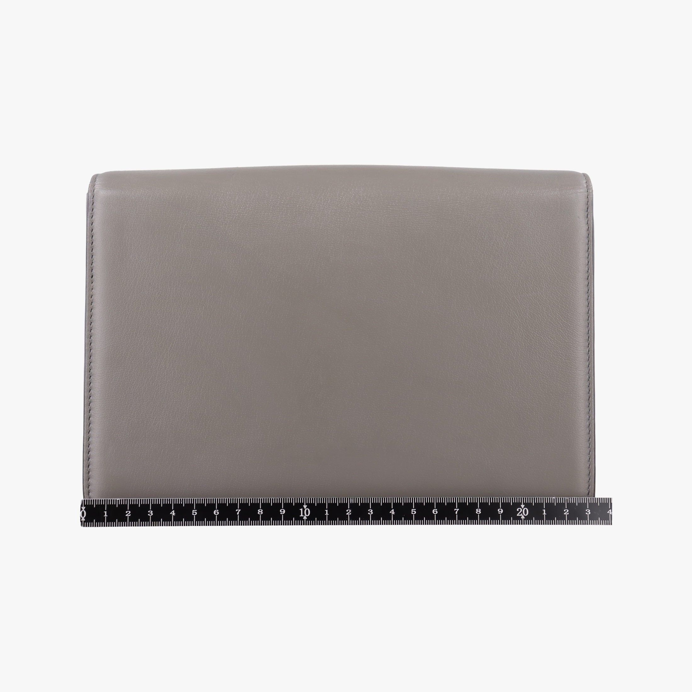 Pre-owned Gucci GG Ring GG Marmont Grey Leather 589474 shoulderbag | stylenewstar