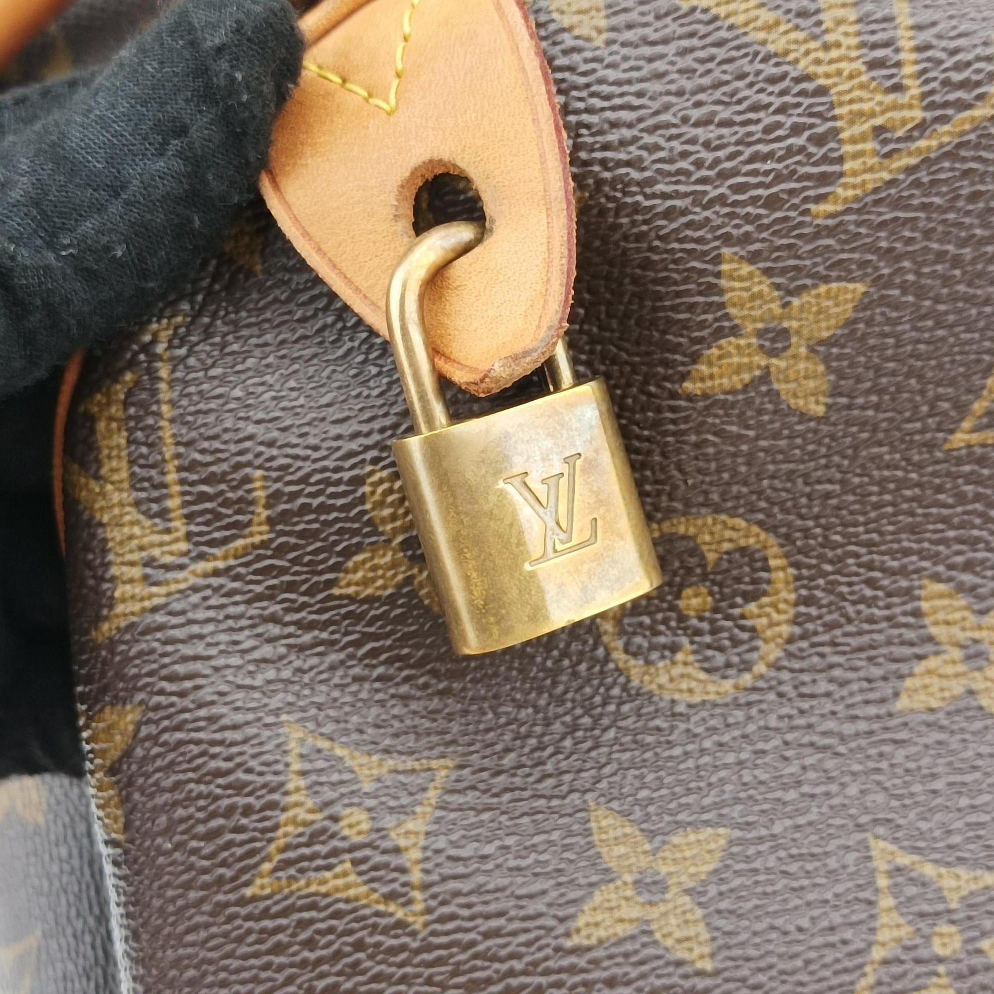 Secondhand Louis Vuitton Speedy Bandouliere 30 brown×multi Monogram Canvas  handbag | stylenewstar