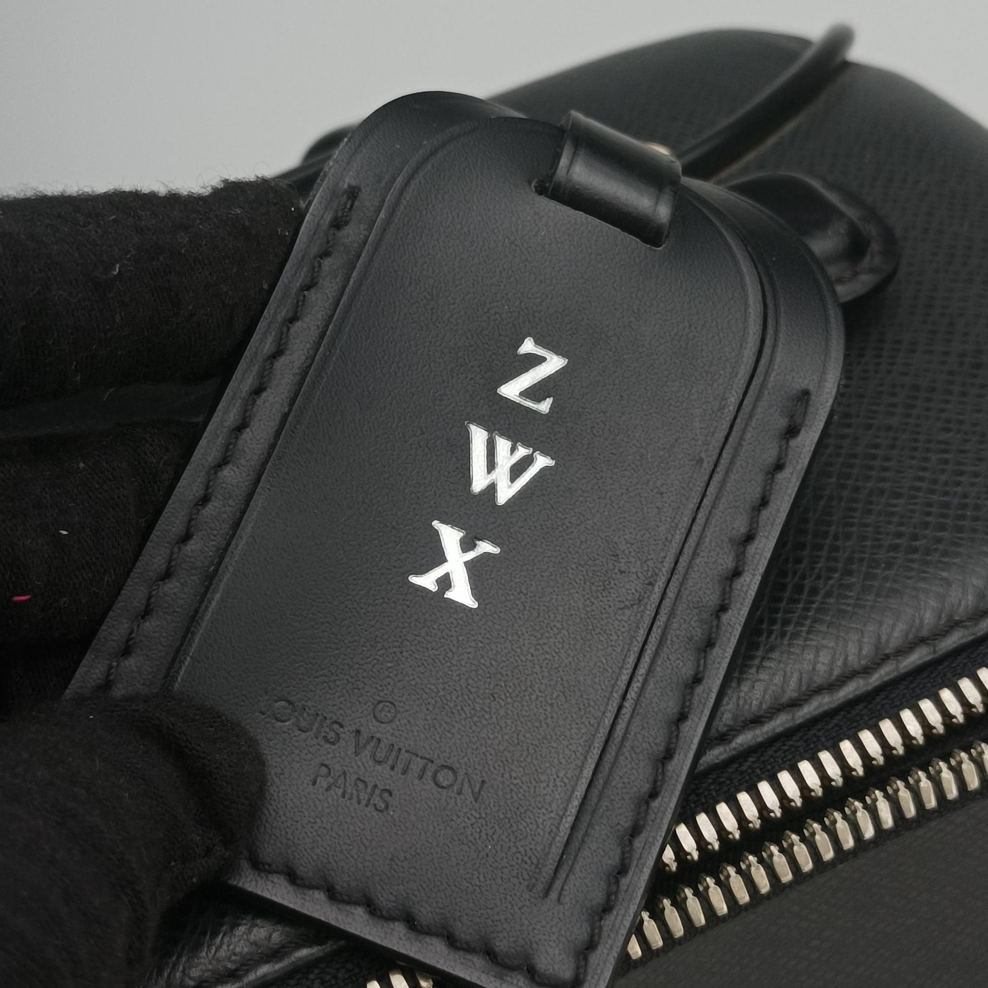 Secondhand Louis Vuitton Pegase 45 ARDOISE Taiga Leather M23302 suitcase | stylenewstar