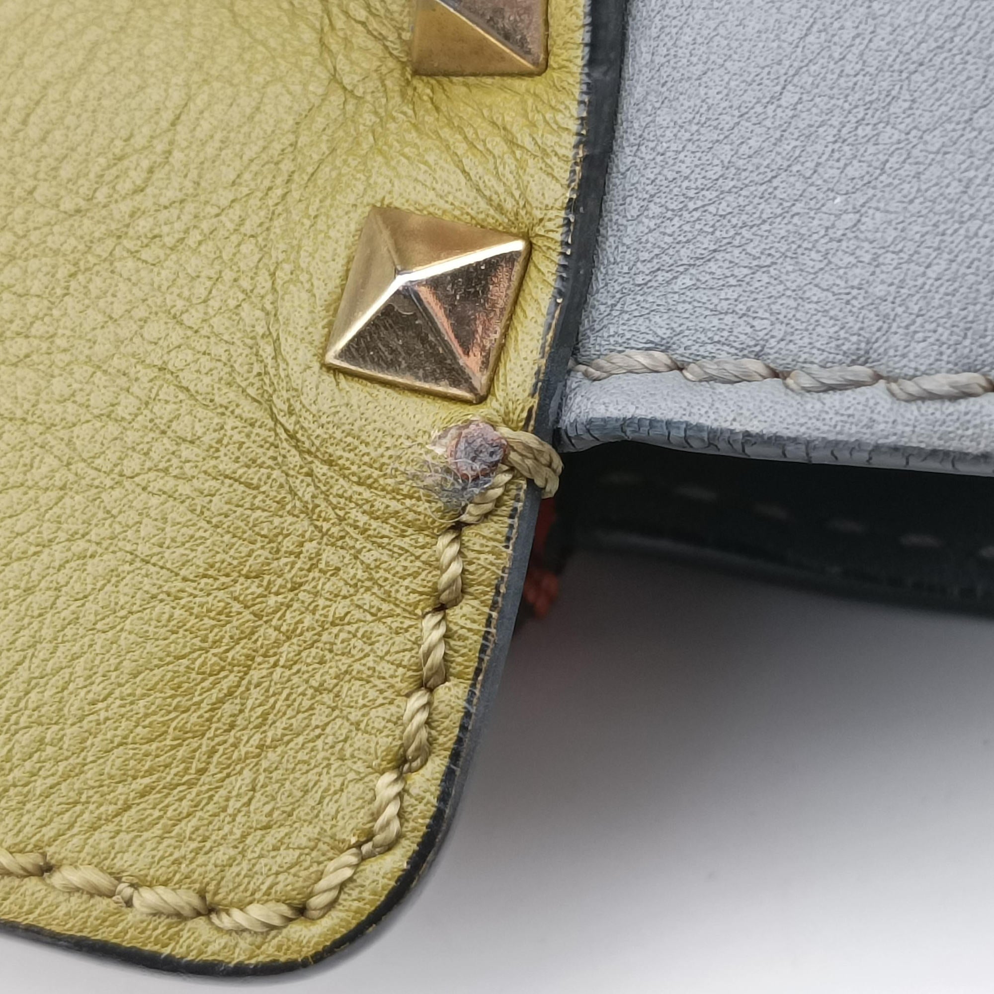 Pre-owned Valentino Rockstud Orange × Gray Leather  shoulderbag | stylenewstar