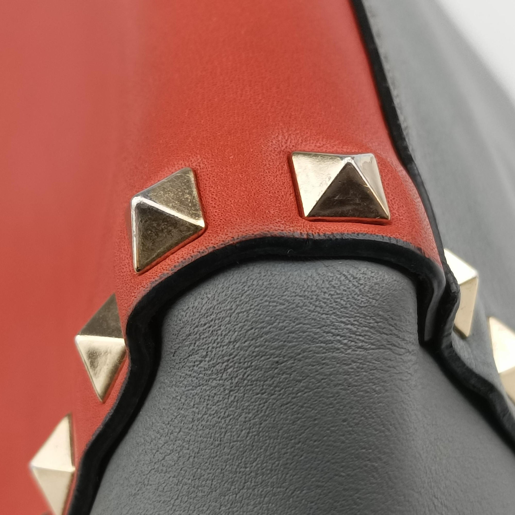 Pre-owned Valentino Rockstud Orange × Gray Leather  shoulderbag | stylenewstar