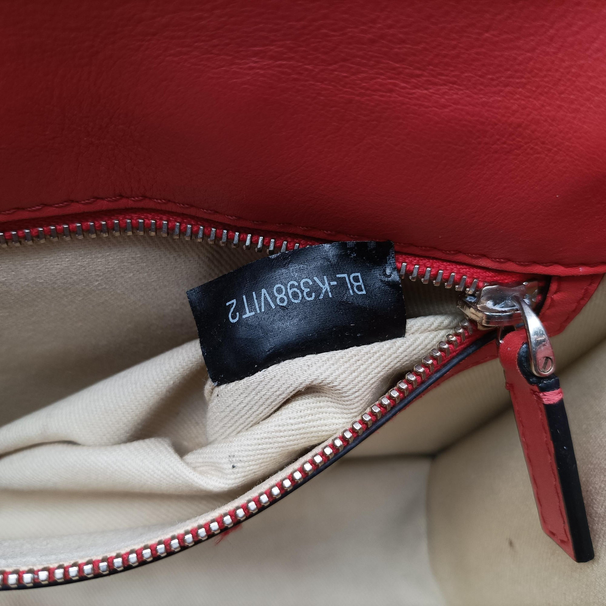 Pre-owned Valentino Rockstud Glam Lock Red Leather  shoulderbag | stylenewstar