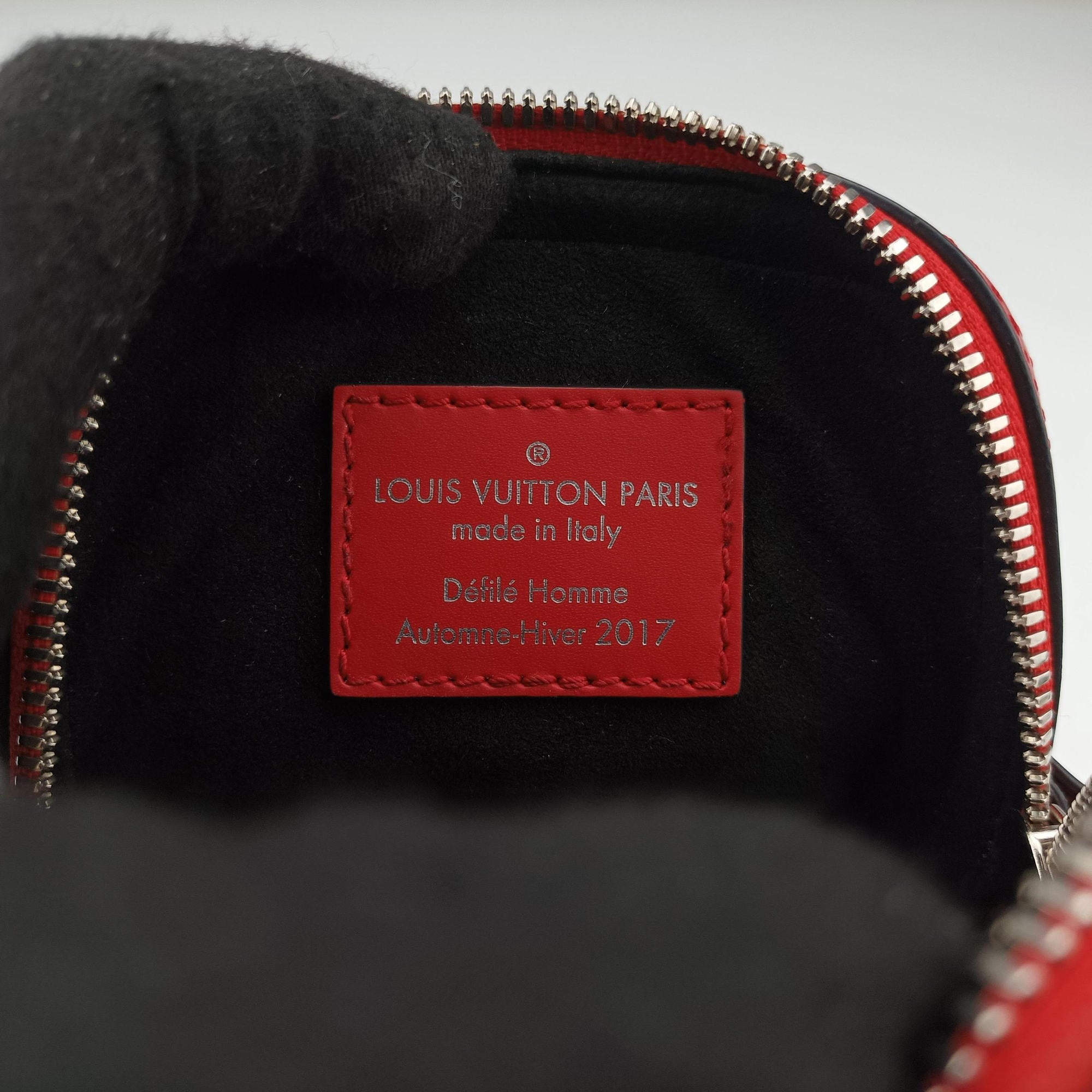 Pre-owned Louis Vuitton Danube PPM Supreme Collaboration ROUGE×white Epi M53434 shoulderbag | stylenewstar