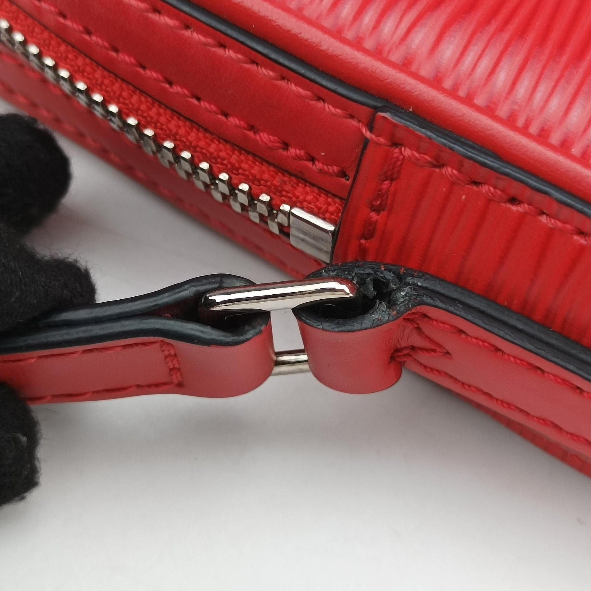 Pre-owned Louis Vuitton Danube PPM Supreme Collaboration ROUGE×white Epi M53434 shoulderbag | stylenewstar