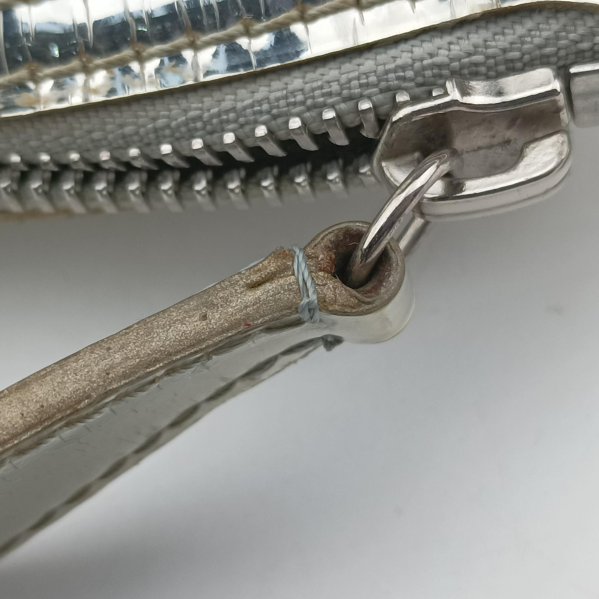 Pre-owned Louis Vuitton Lockit Silver Monogram Miroir M95449 handbag | stylenewstar