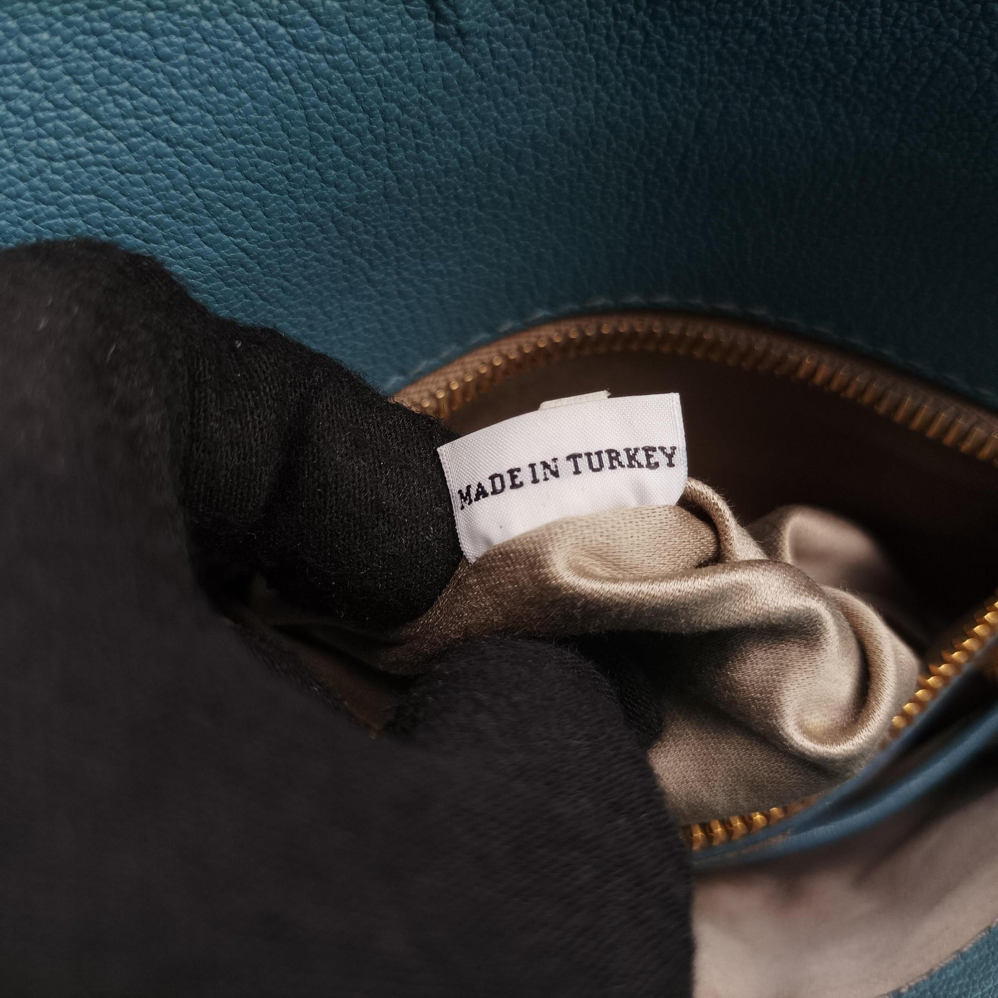 Pre-owned Miu Miu Push-Lock Flap Blue Leather  shoulderbag | stylenewstar