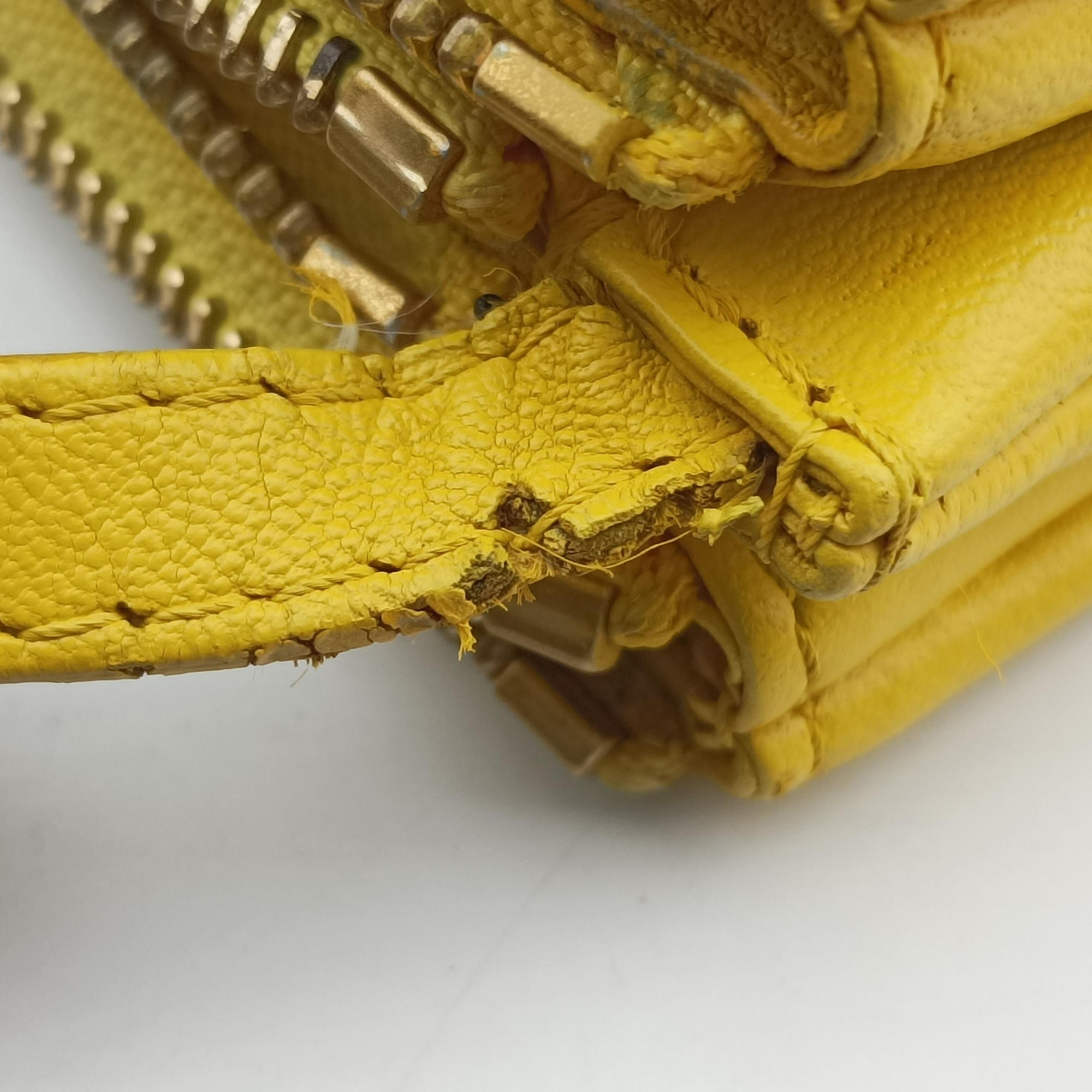 Pre-owned Celine TRIO Yellow Leather  shoulderbag | stylenewstar