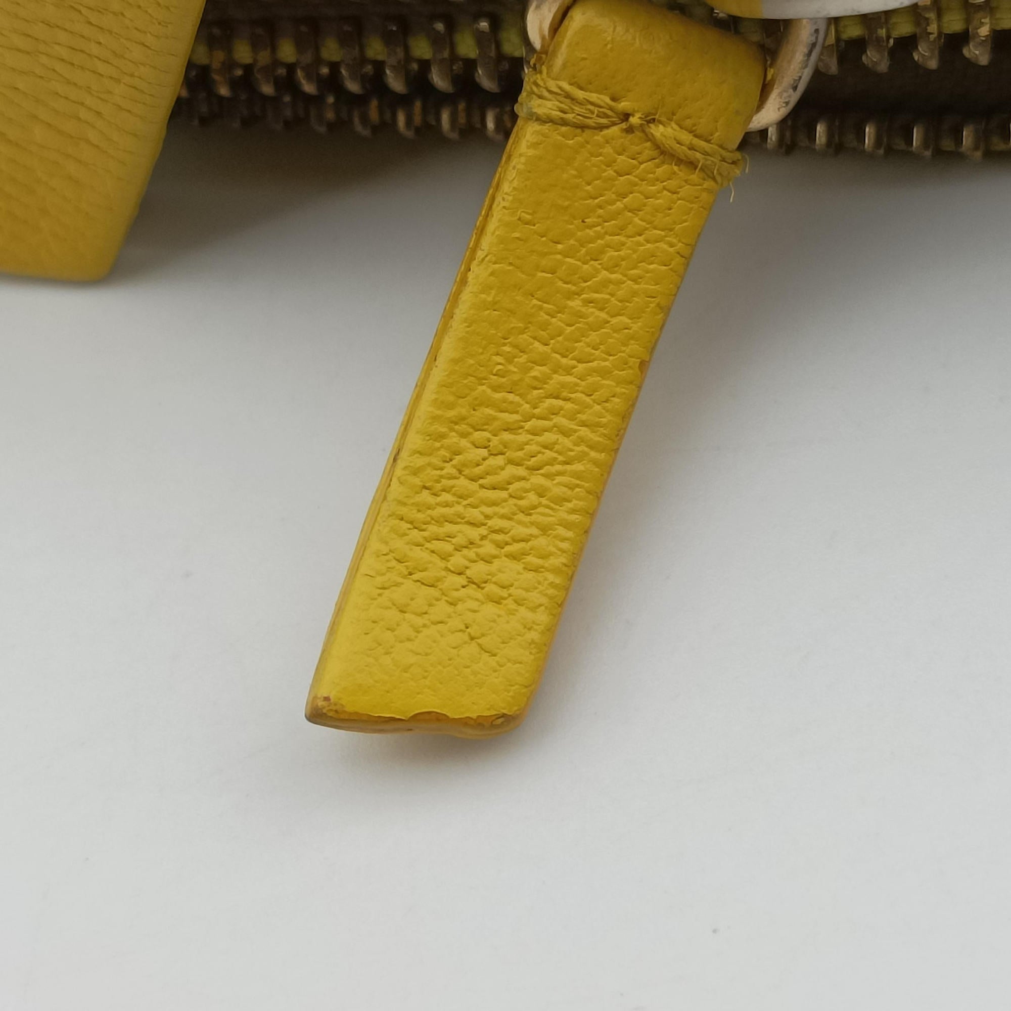 Pre-owned Celine TRIO Yellow Leather  shoulderbag | stylenewstar
