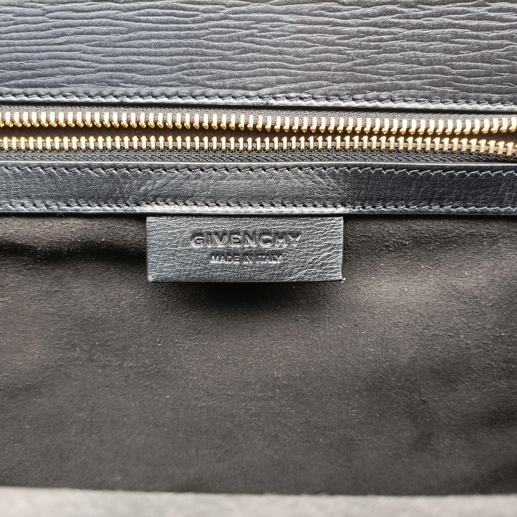 Pre-owned Givenchy Pandora Black Leather  shoulderbag | stylenewstar
