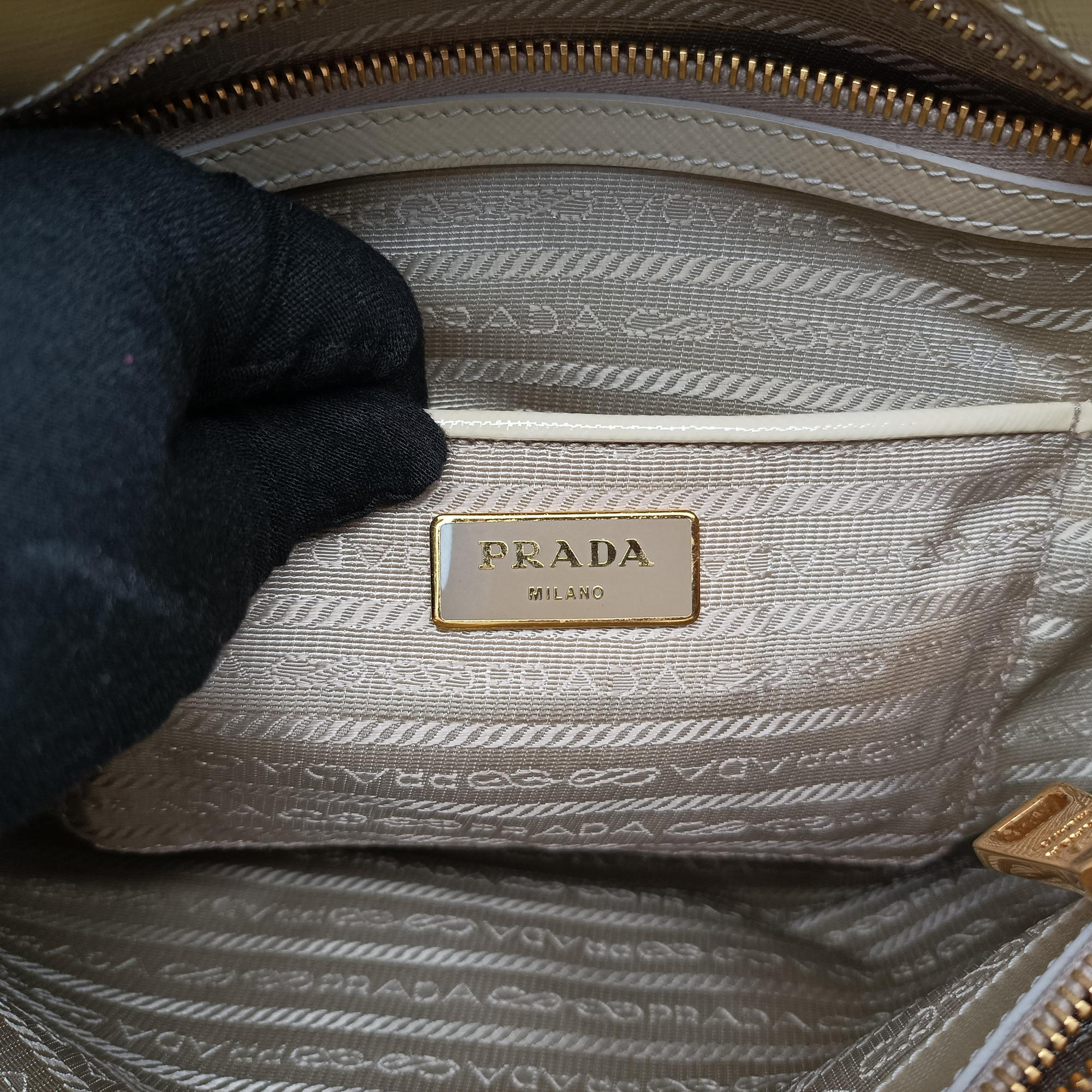 Pre-owned Prada Promenade Yellow SAFFIANO Leather BN2558 handbag | stylenewstar