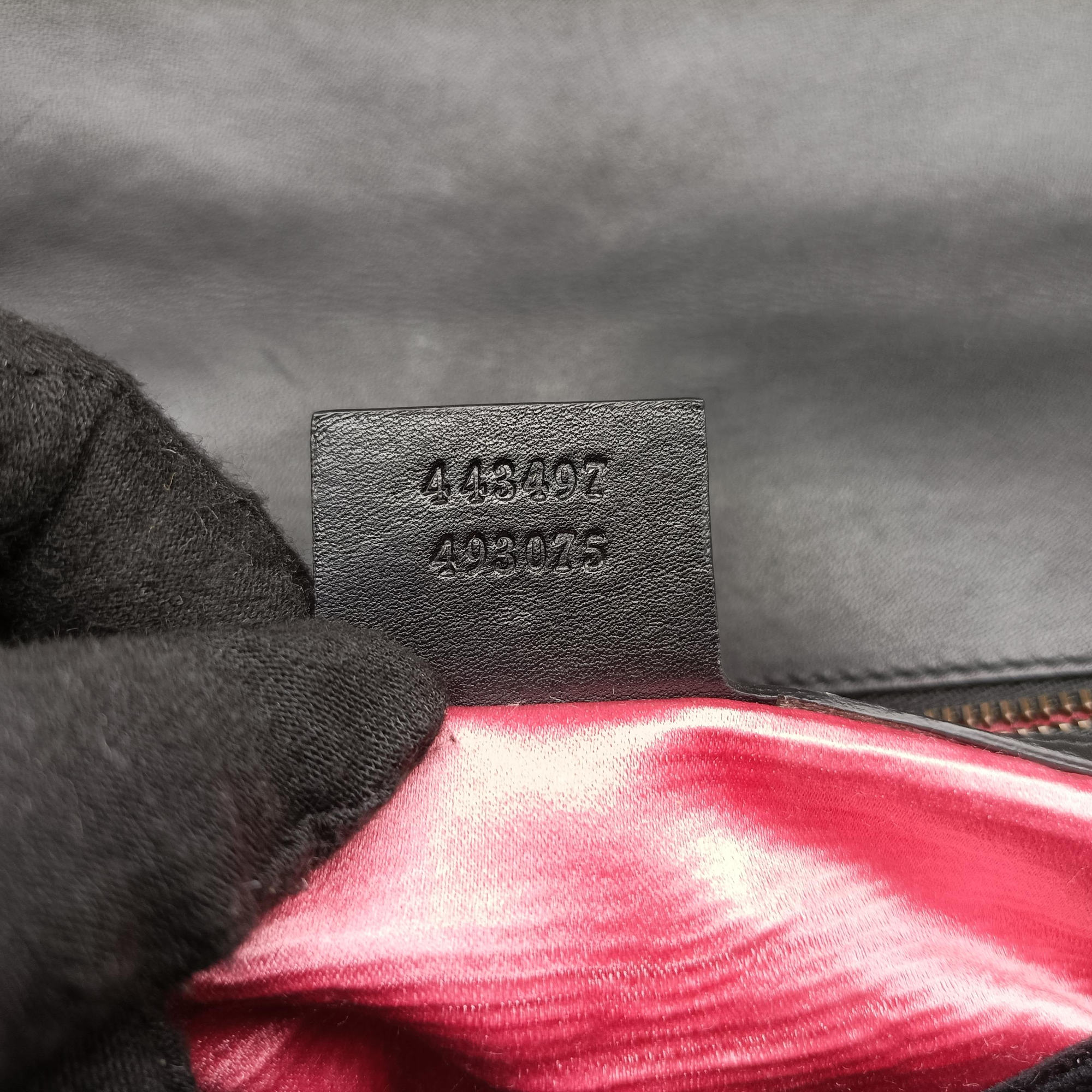 Pre-owned Gucci GG Marmont Black velour 443497 shoulderbag | stylenewstar