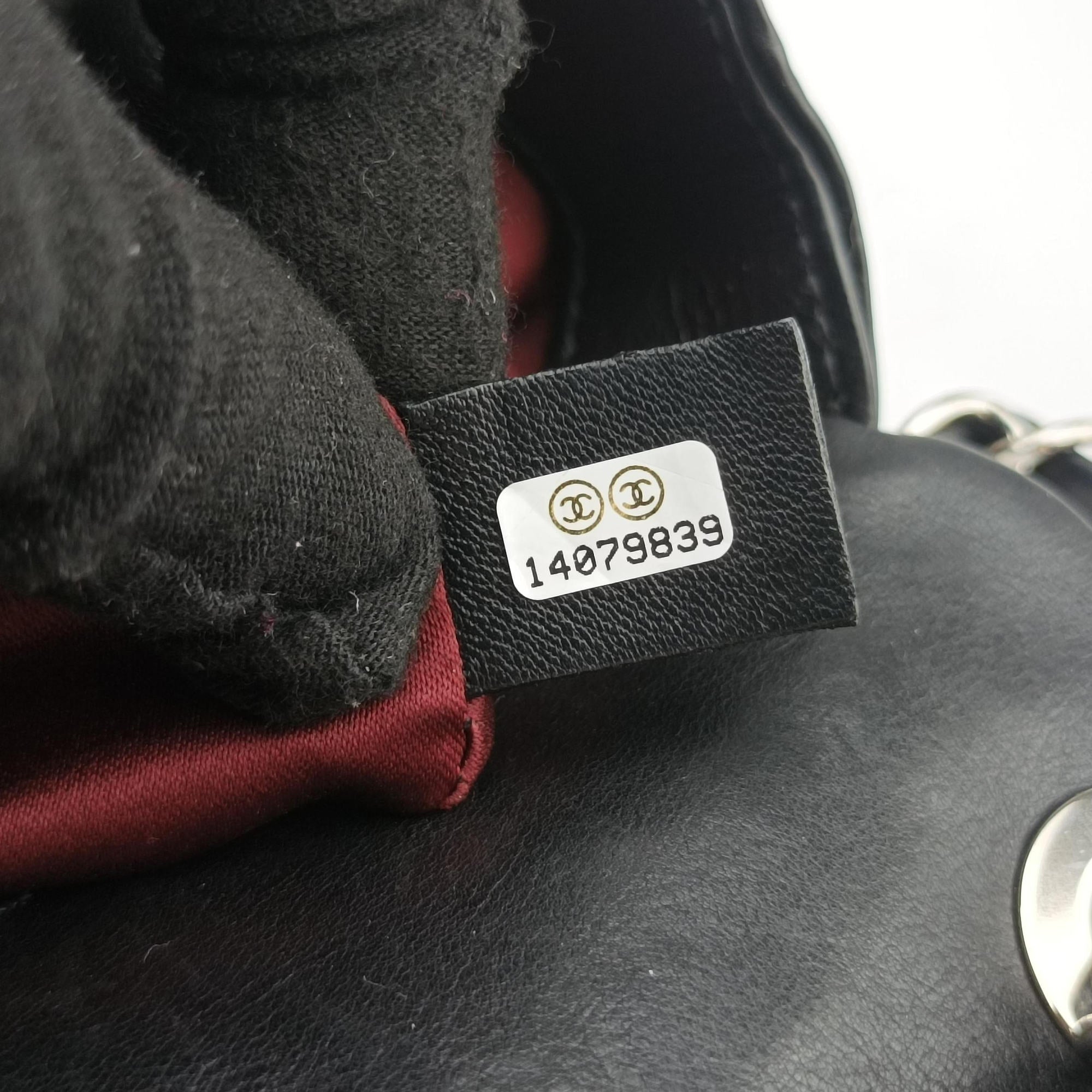 Pre-owned Chanel Matelasse coco mark Black lambskin A49756 shoulderbag | stylenewstar