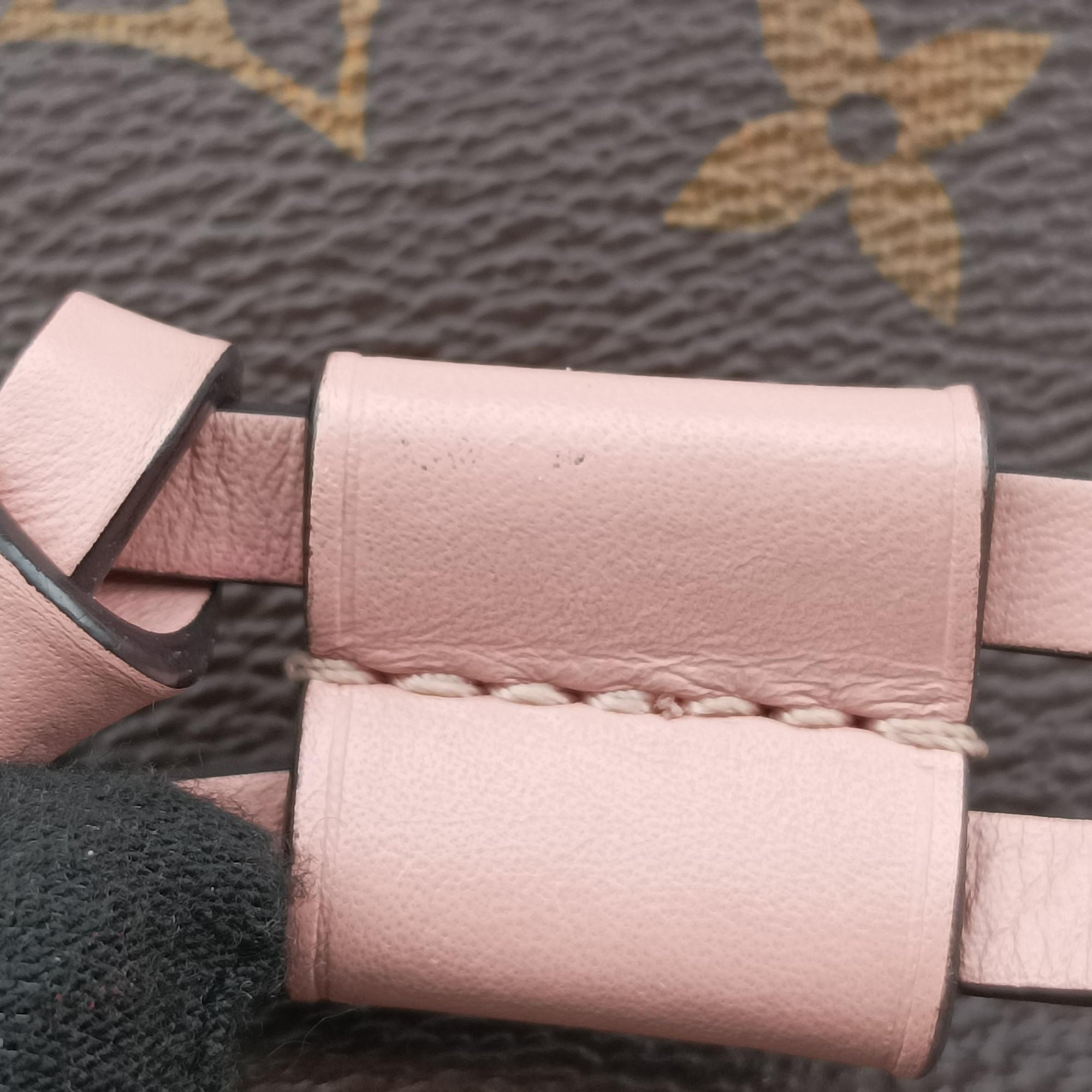Vintage Louis Vuitton NeoNoe BROWN×Rose Poodle Monogram Canvas M44022 shoulderbag | stylenewstar