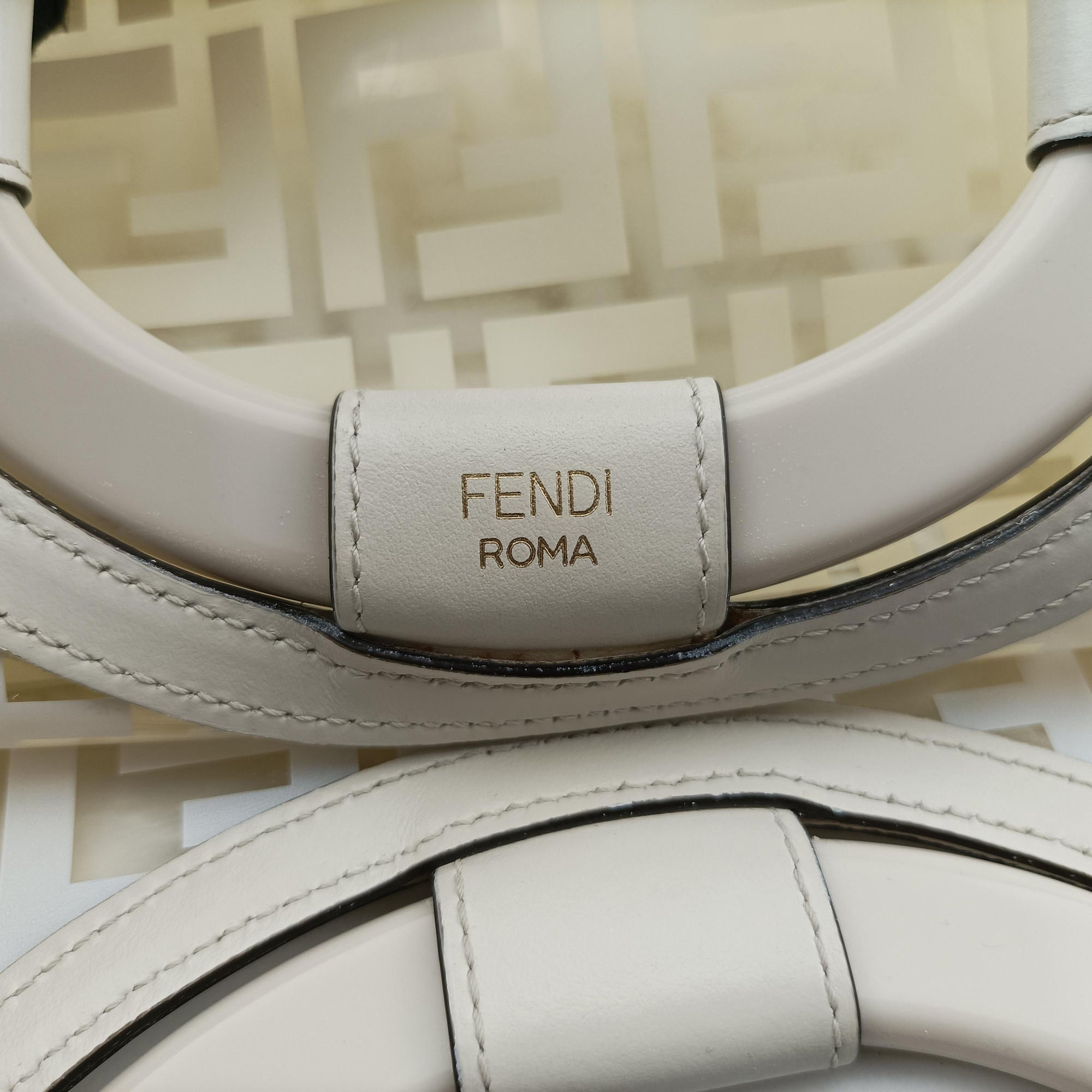 Secondhand Fendi Runaway Shopper White PVC coated canvas 8BH360 shoulderbag | stylenewstar