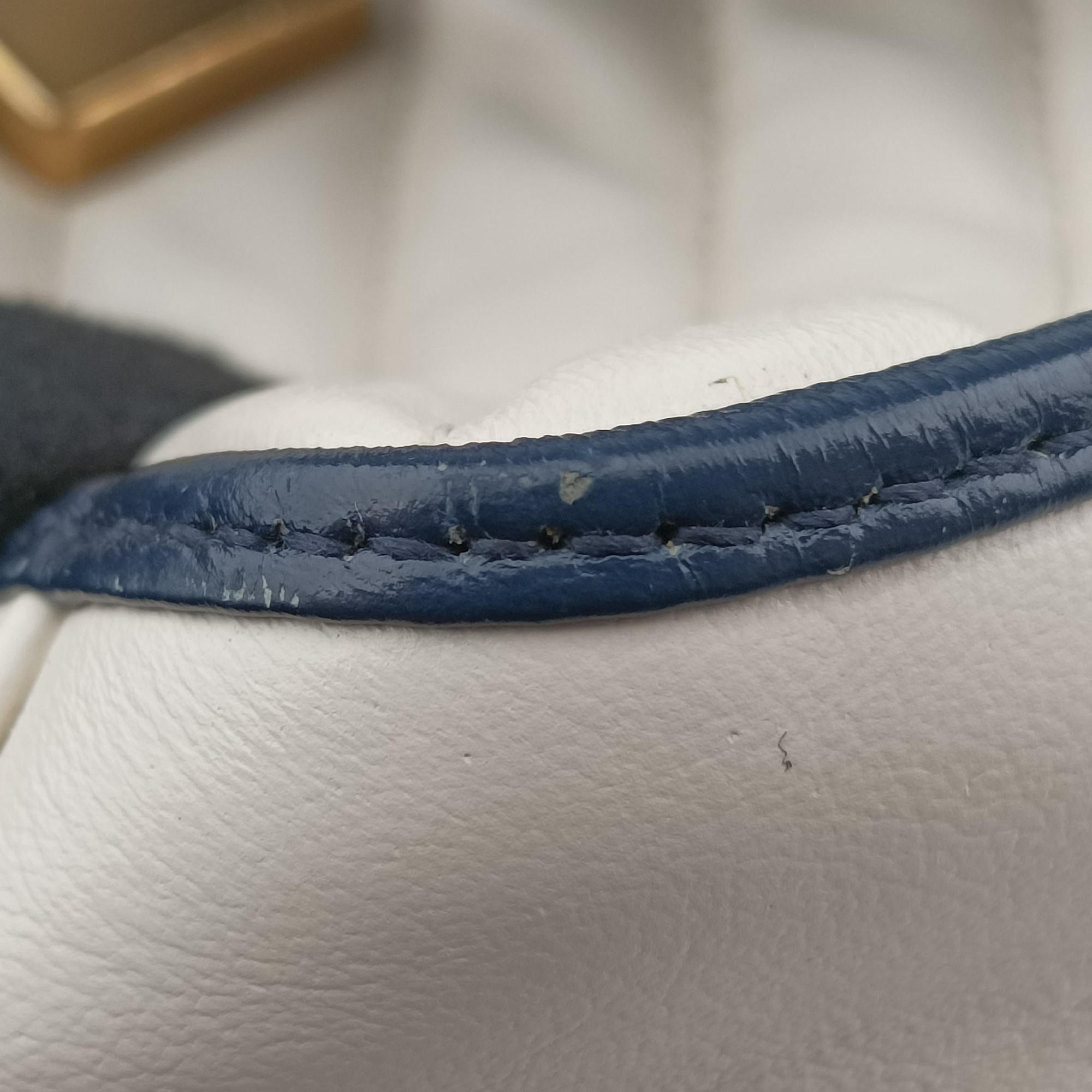 Pre-owned Gucci GG Marmont White×navy Leather 583571 shoulderbag | stylenewstar