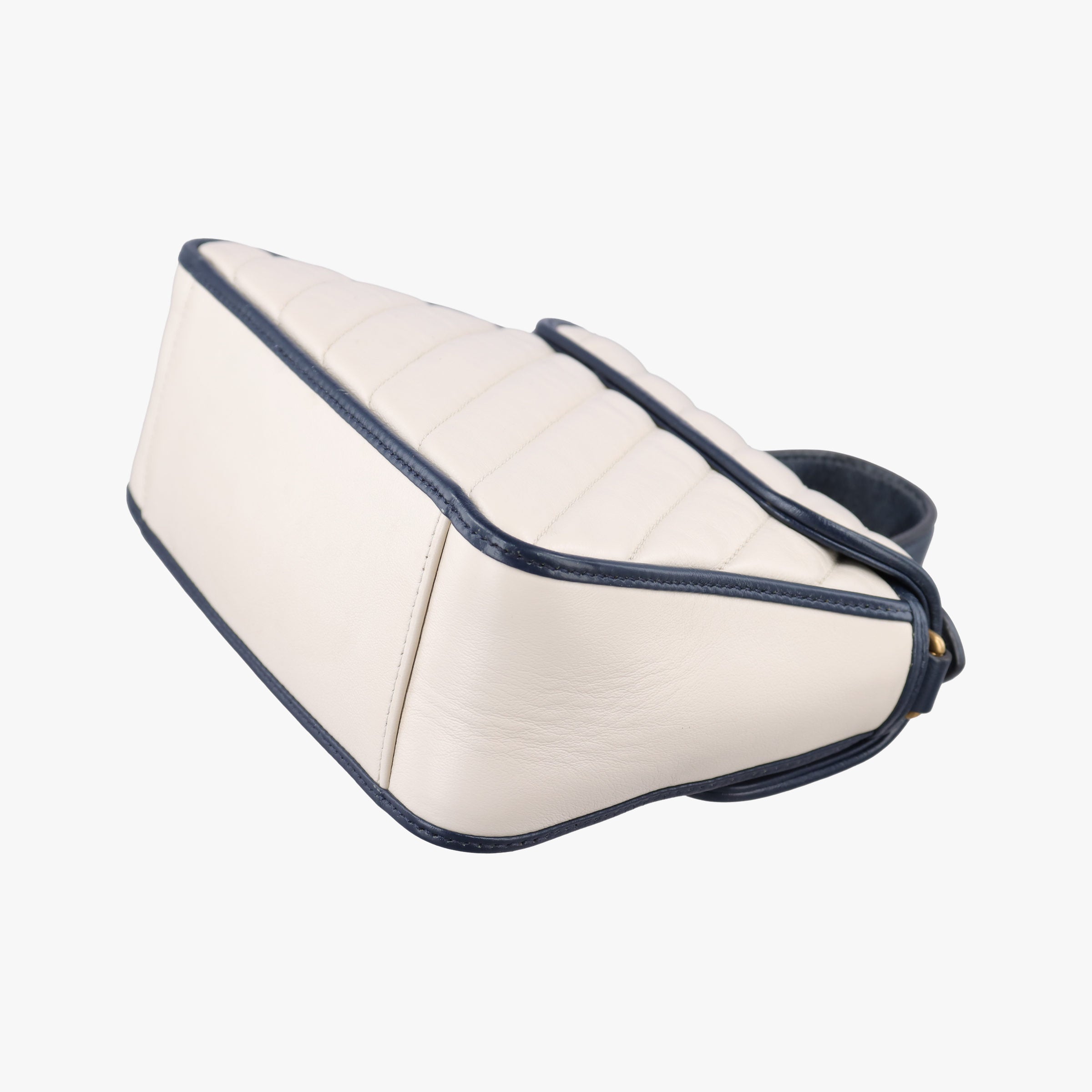 Pre-owned Gucci GG Marmont White×navy Leather 583571 shoulderbag | stylenewstar