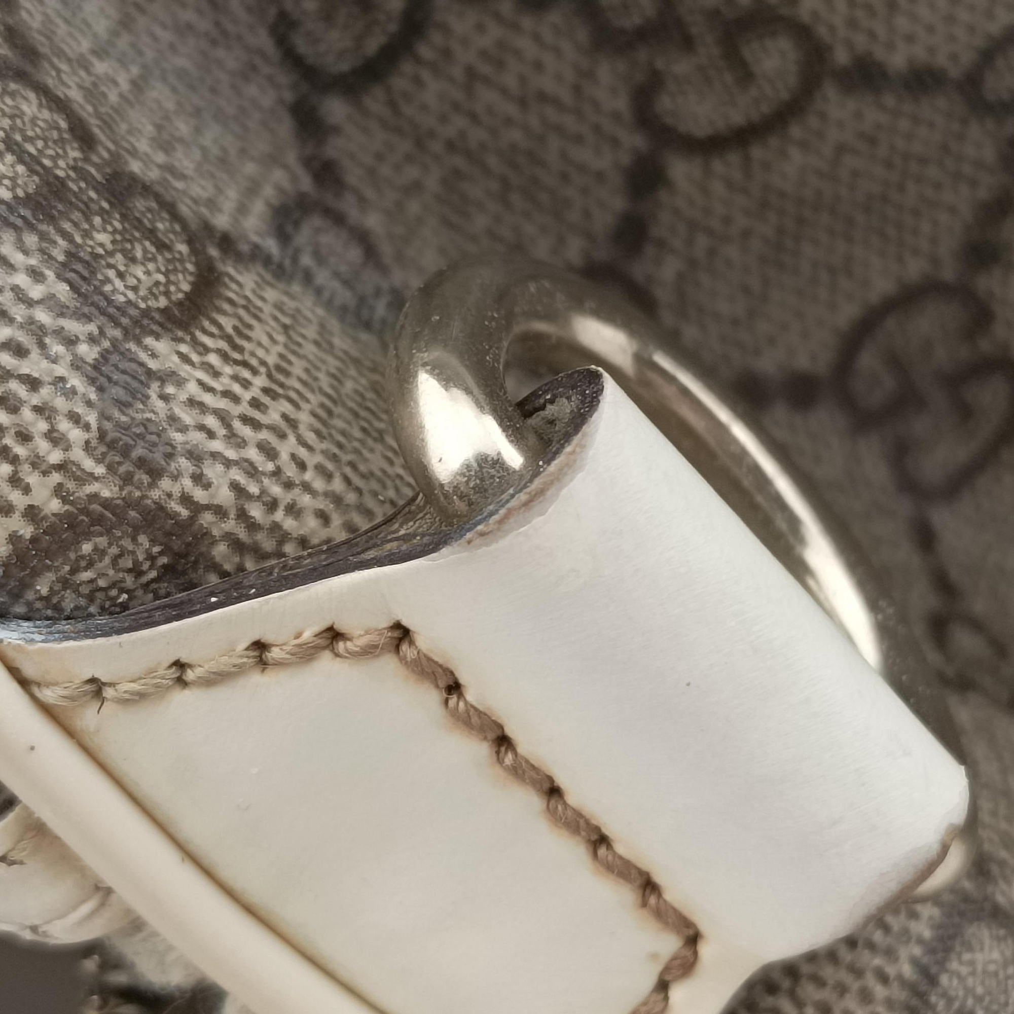 Pre-owned Gucci GG plus Spring Joy GG Supreme BEIGE×WHITE PVC coated canvas×leather 193603 handbag | stylenewstar