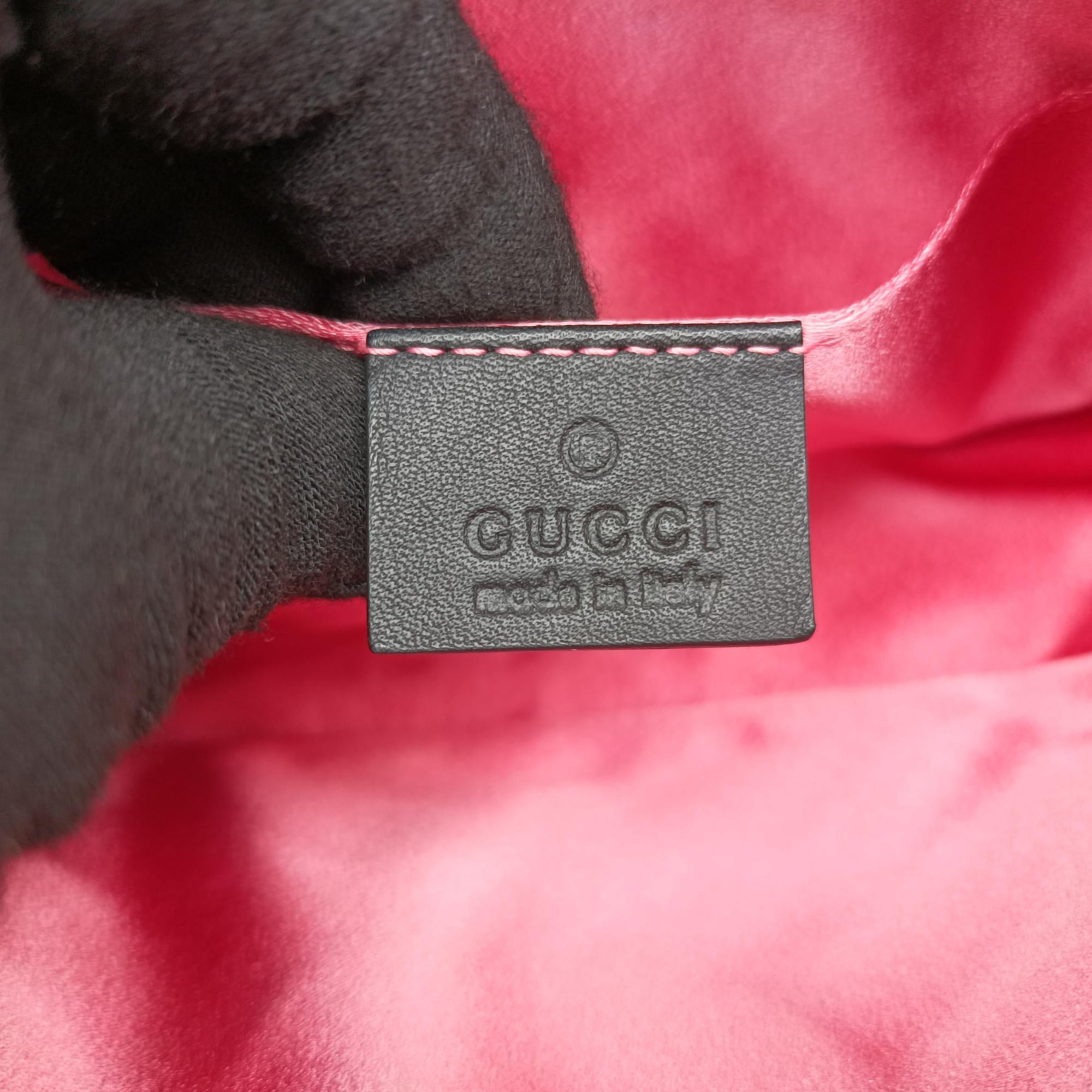 Pre-owned Gucci GG Marmont Black velour 476434 bum bag/waist bag | stylenewstar