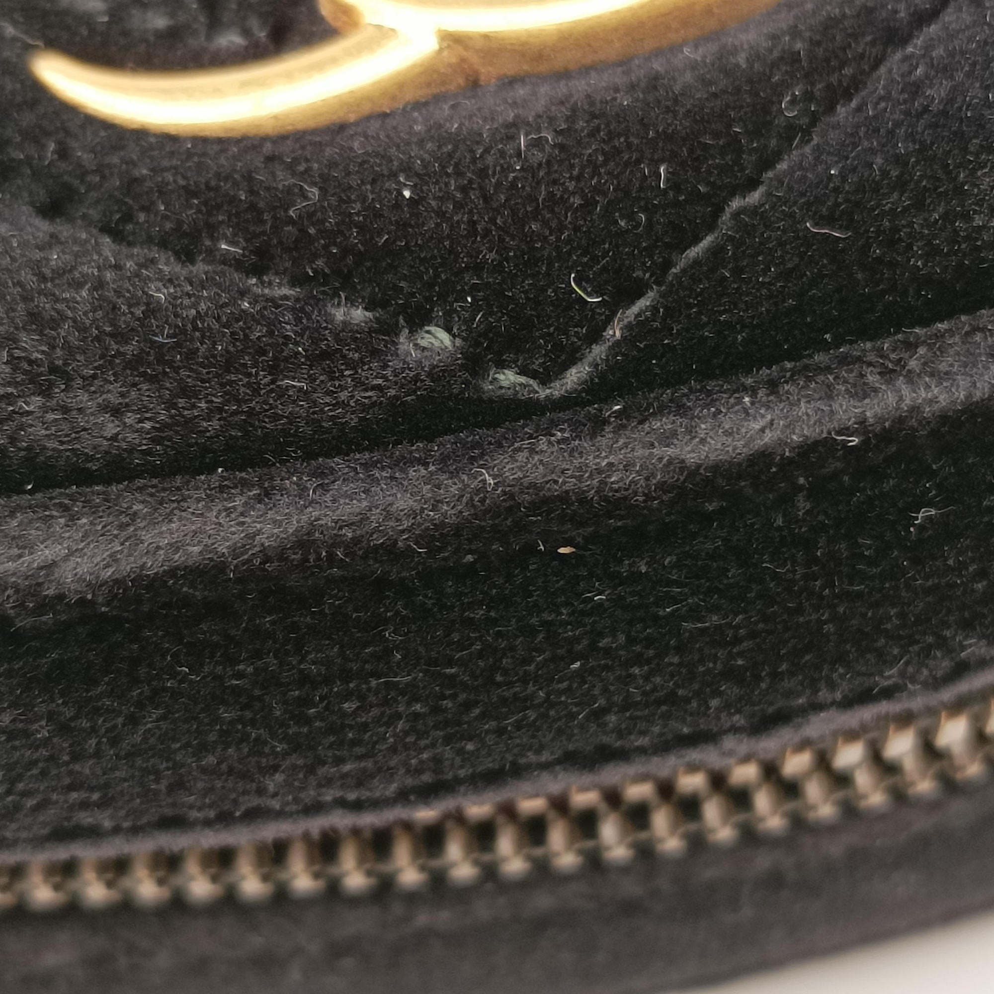Pre-owned Gucci GG Marmont Black velour 476434 bum bag/waist bag | stylenewstar